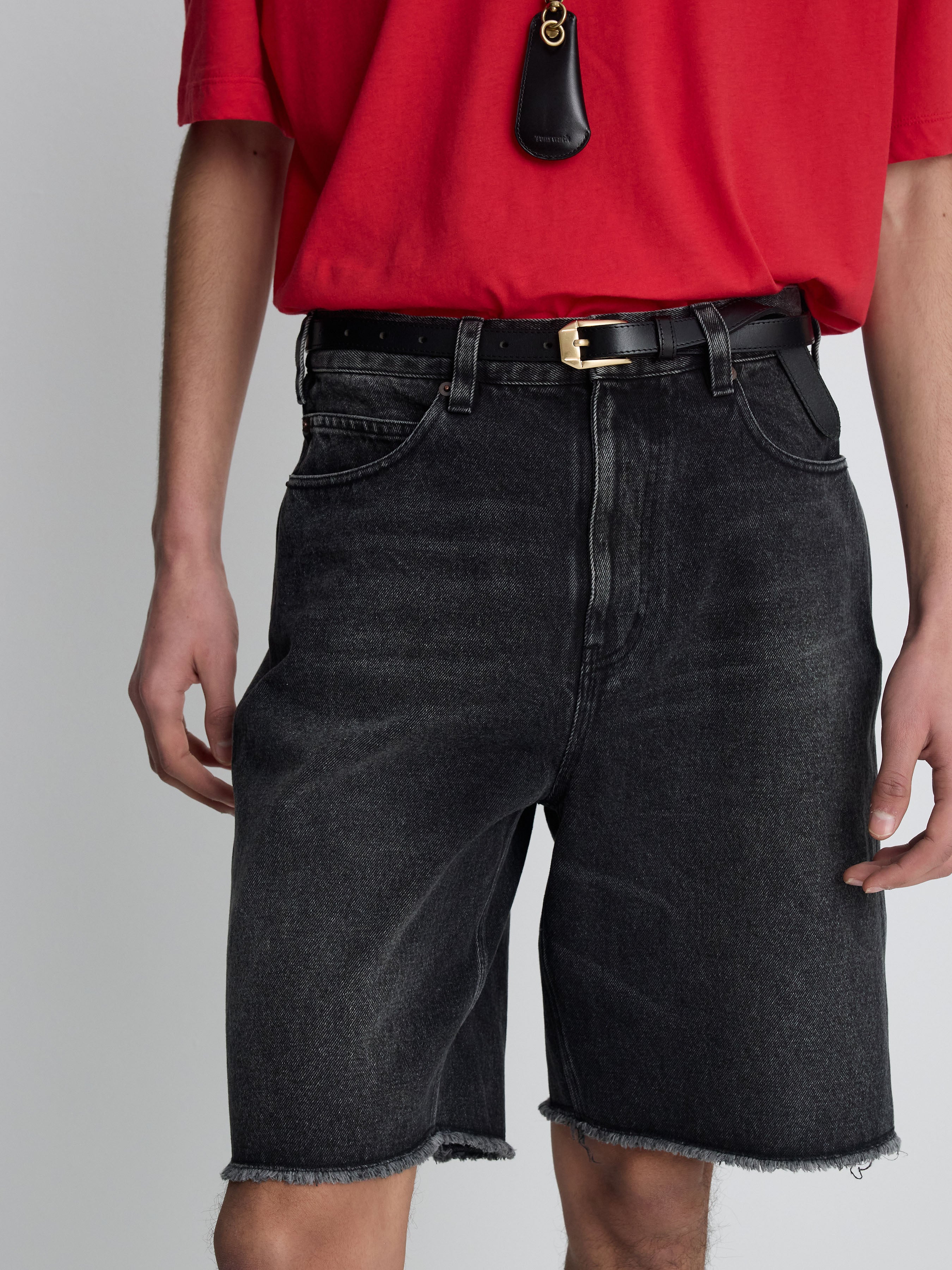RAW HEM DENIM SHORTS_ VINTAGE BLACK