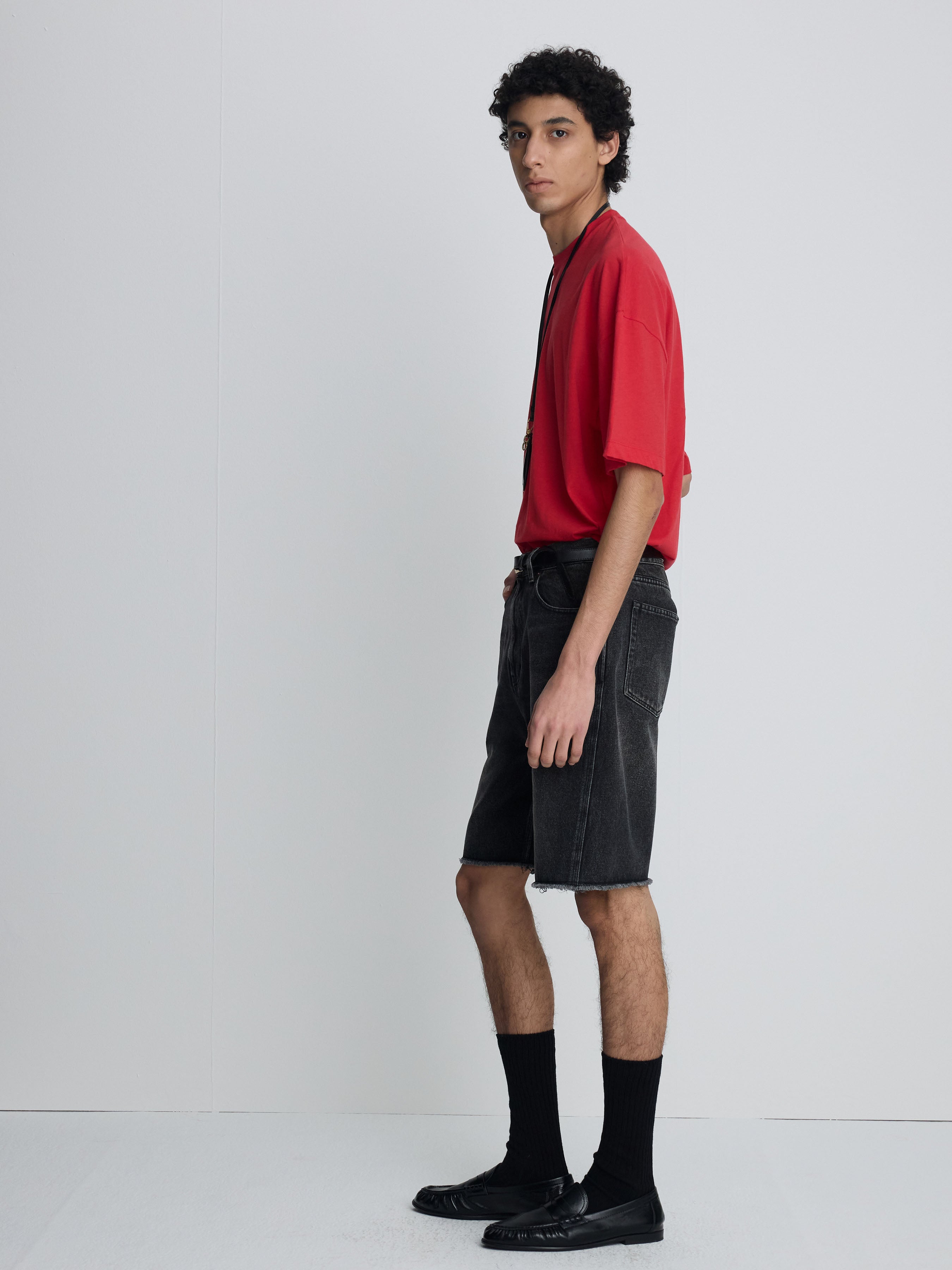 RAW HEM DENIM SHORTS_ VINTAGE BLACK