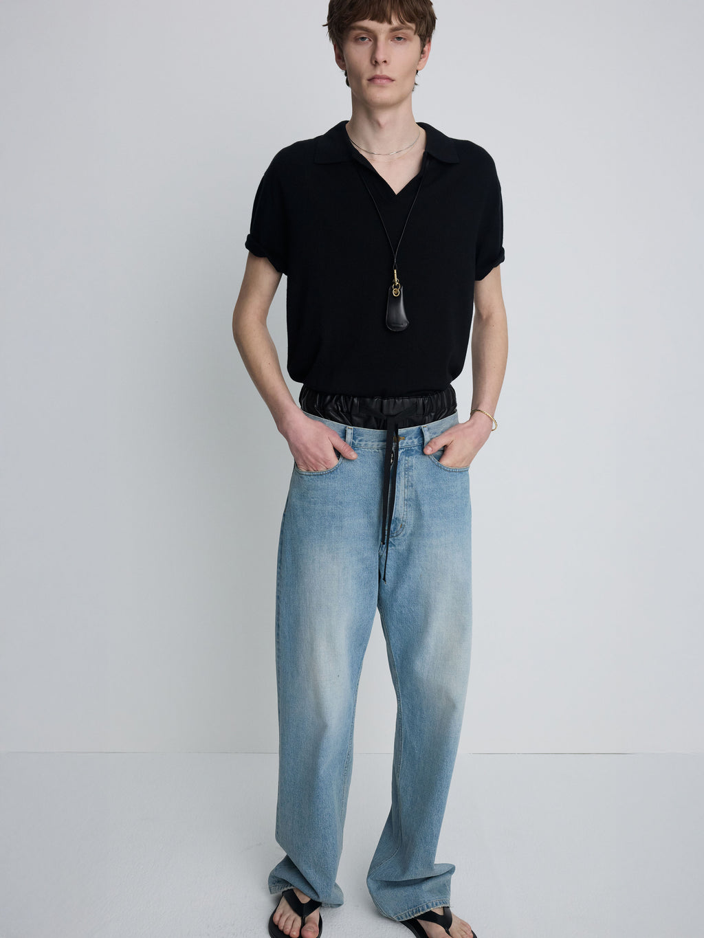 WIDE TAPERED LOW DENIM JEANS_ FADED LIGHT BLUE