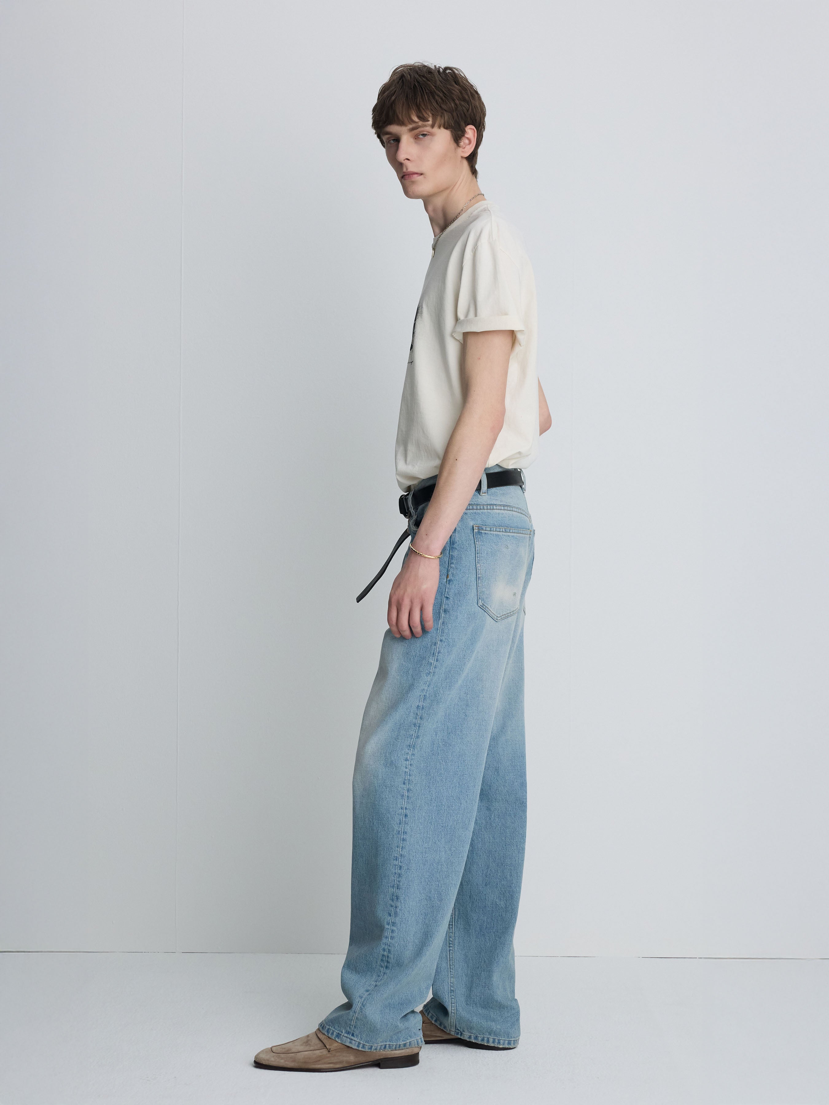 WIDE TAPERED LOW DENIM JEANS_ FADED LIGHT BLUE