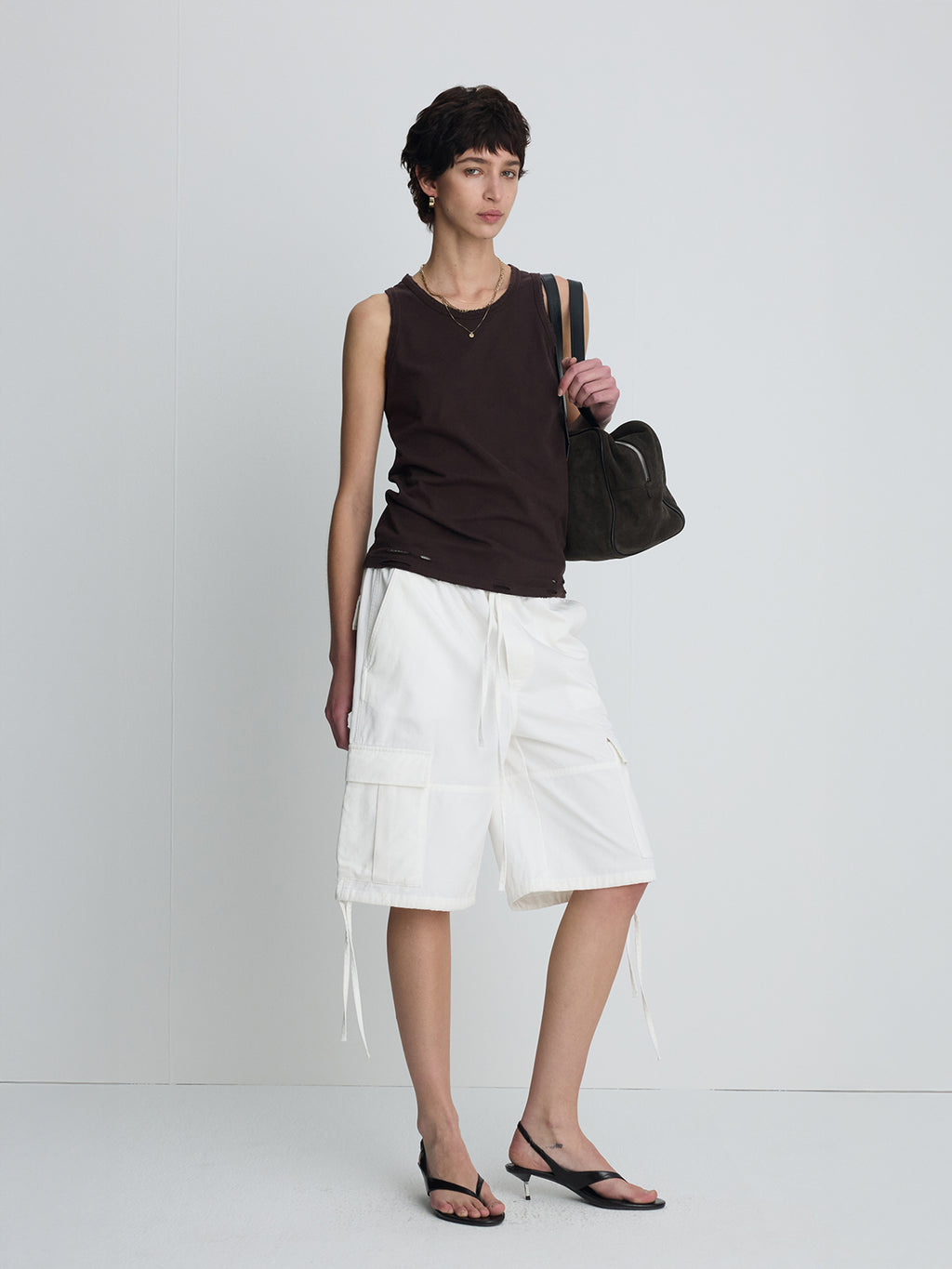 (W) GARMENT-WASHED CARGO SHORTS_ OFF WHITE