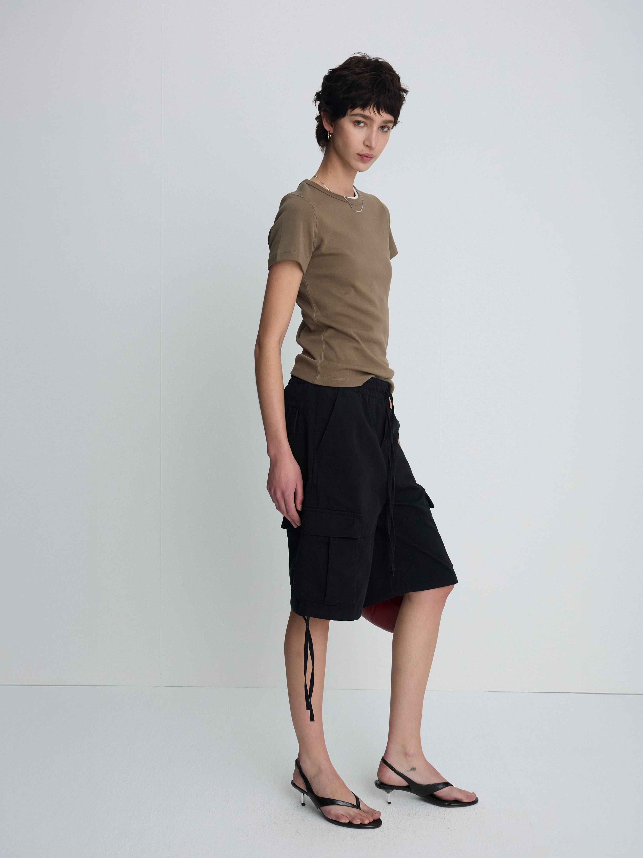 (W) RIBBED HALF SLEEVE T-SHIRTS_ TAUPE
