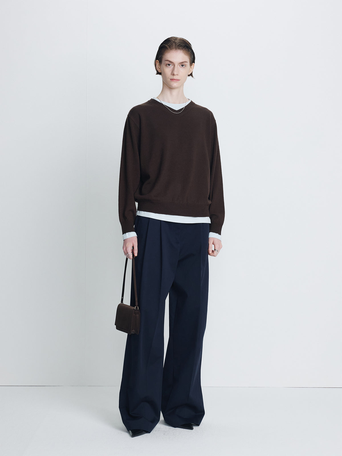 (W) SUPERFINE WOOL LAYERED V-NECK KNIT SWEATER_ BROWN/BABY BLUE