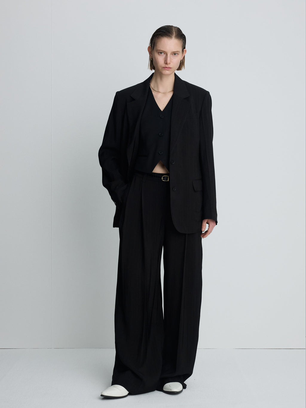 (W) AIRY WIDE LEG PLEATED TROUSERS_ BLACK