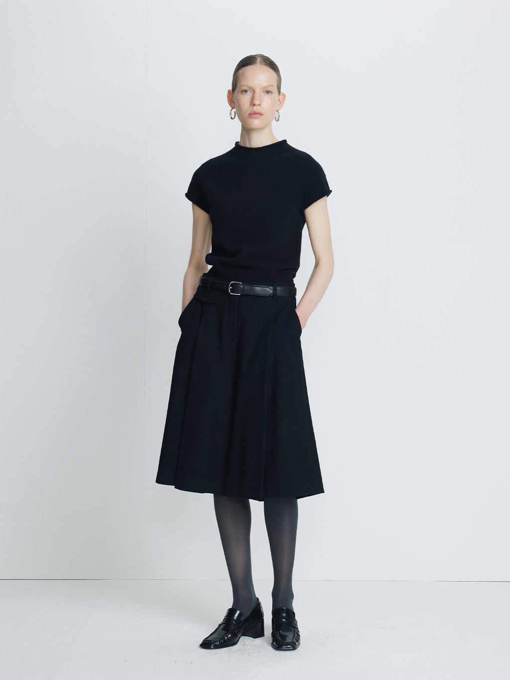 (W) SUPERFINE WOOL CROPPED SWEATER_ BLACK