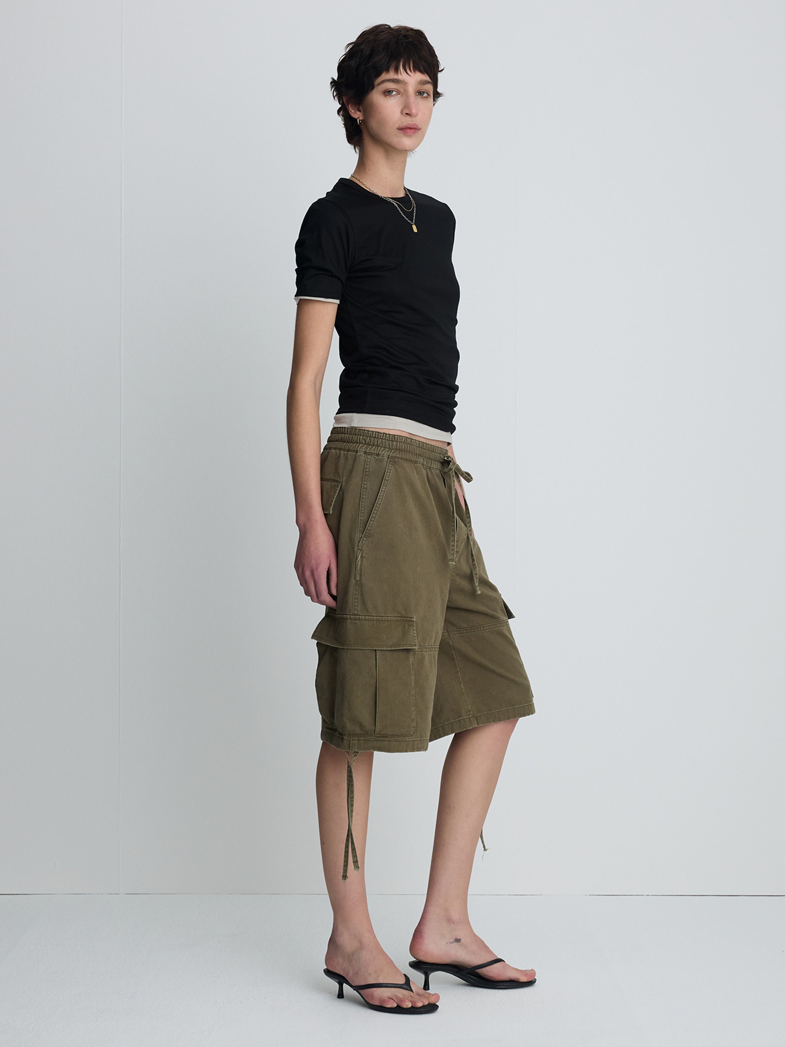 (W) GARMENT-WASHED CARGO SHORTS_ OLIVE