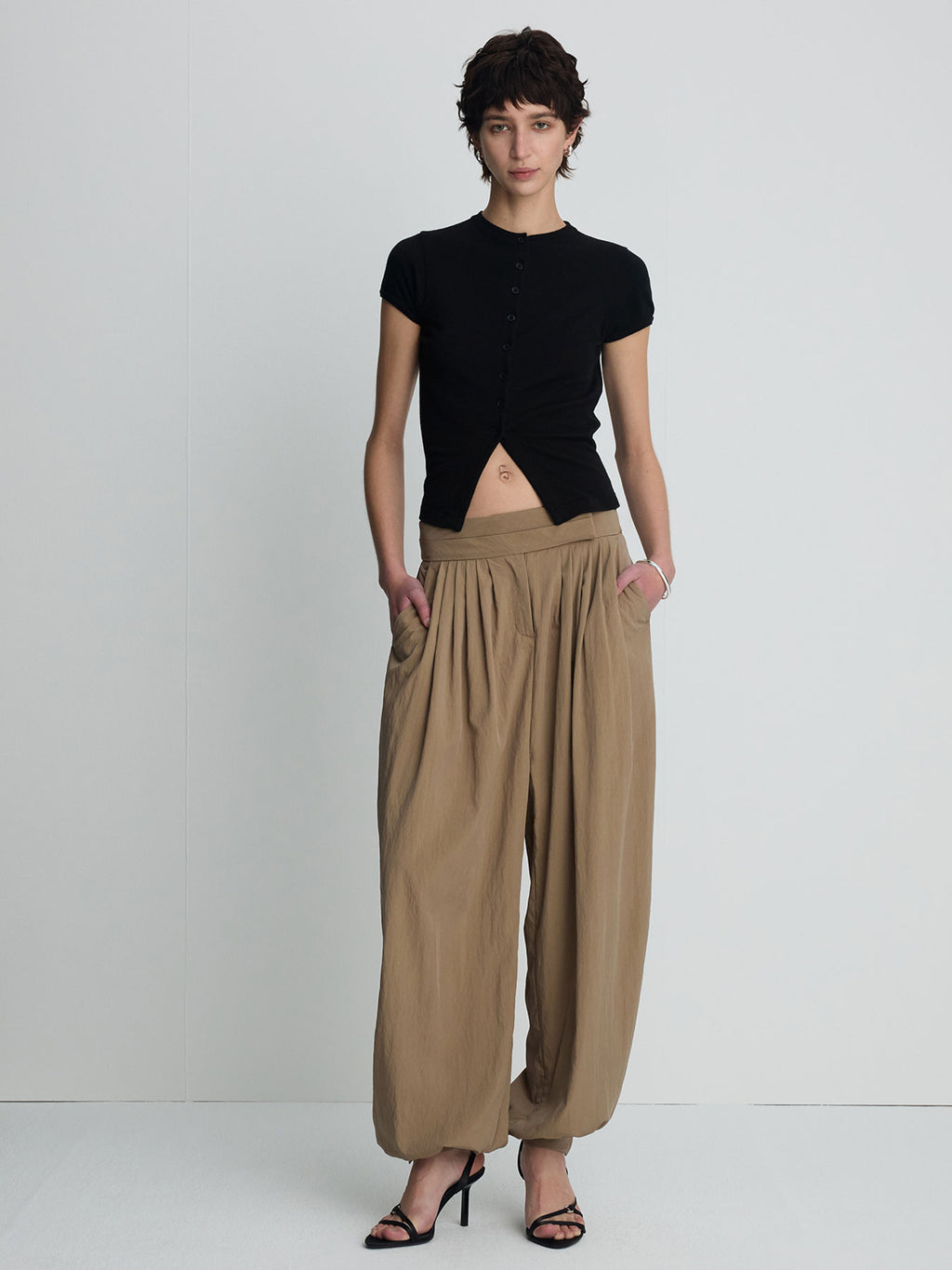 (W) PLEATED VOLUMINOUS PANTS_ BEIGE