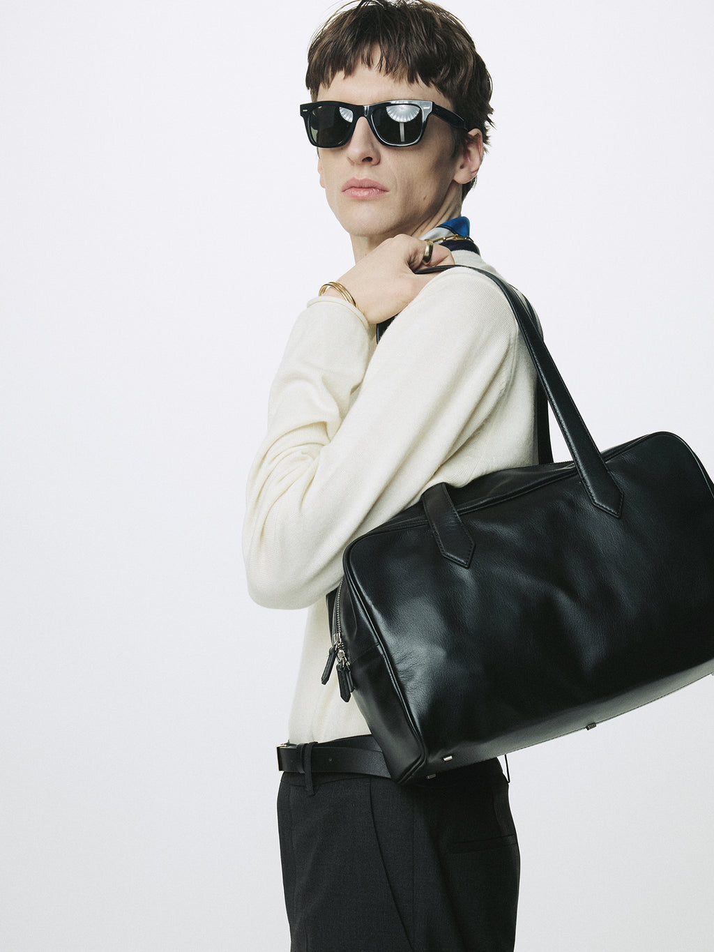 SOFT LEATHER SQUARE VALISE BAG_ BLACK