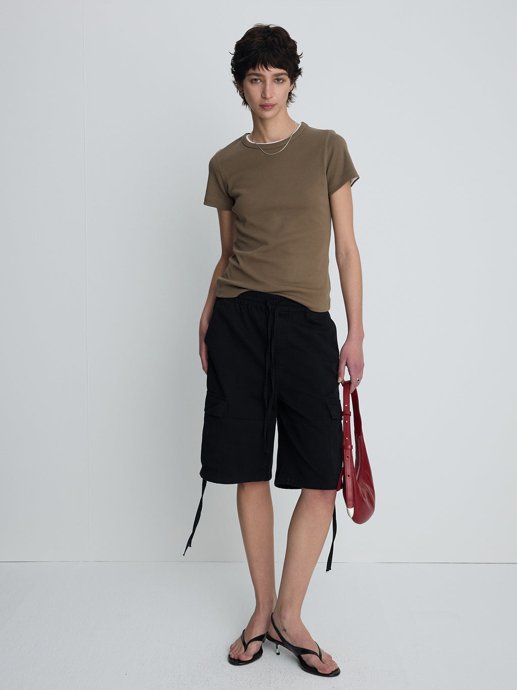 (W) GARMENT-WASHED CARGO SHORTS_ BLACK