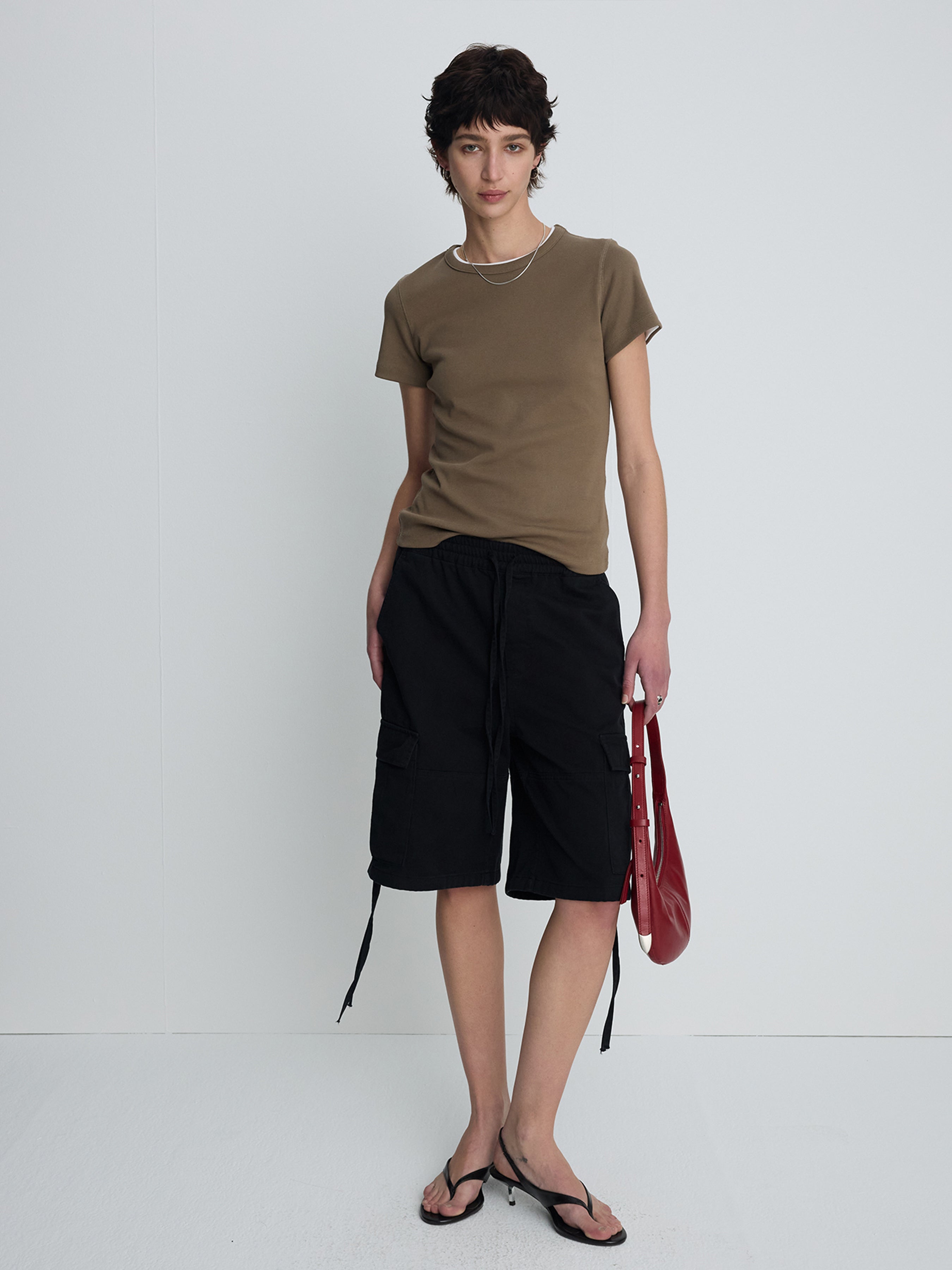 (W) GARMENT-WASHED CARGO SHORTS_ BLACK