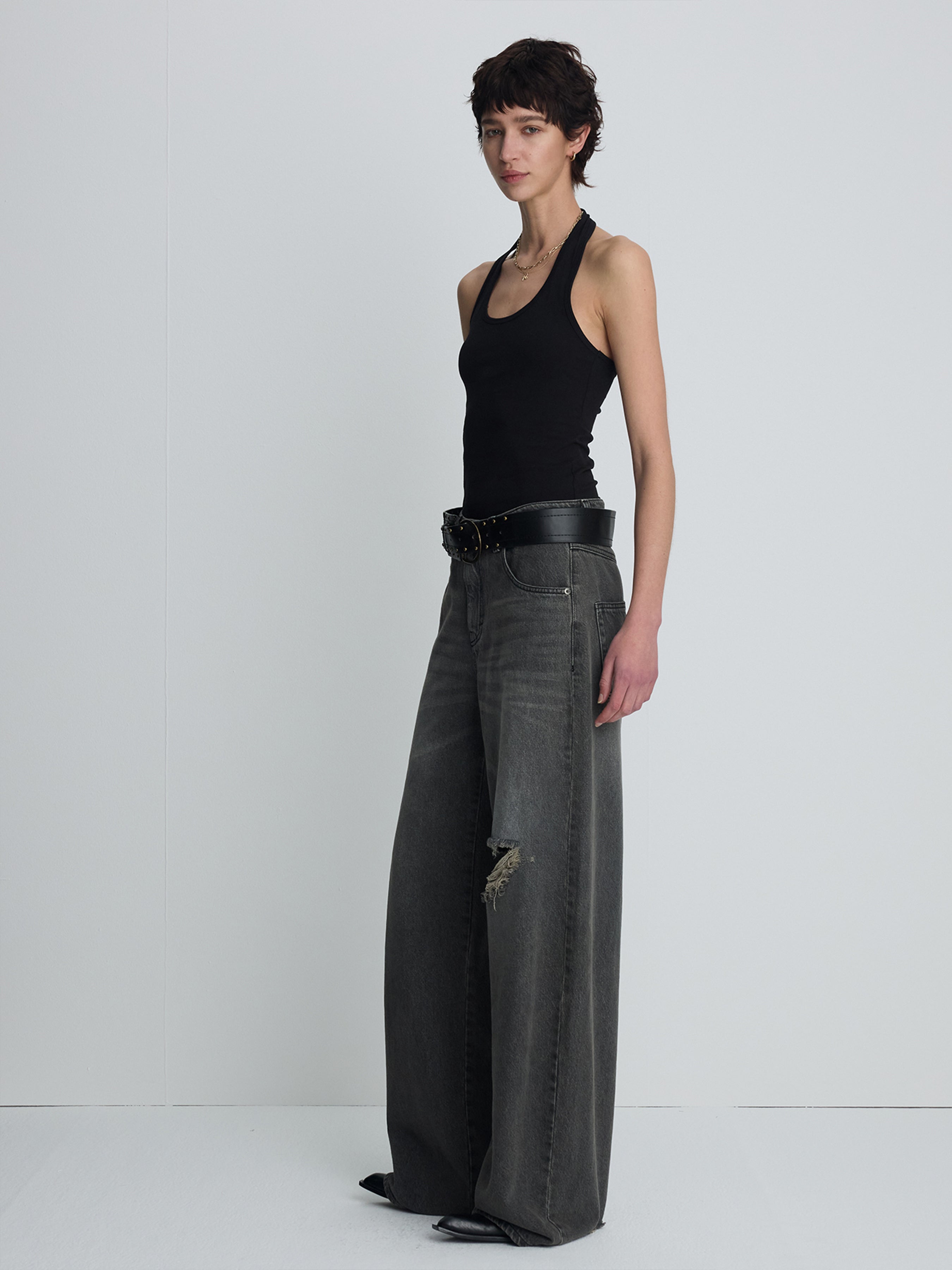 (W) HALTER-NECK SLEEVELESS TOP_ BLACK