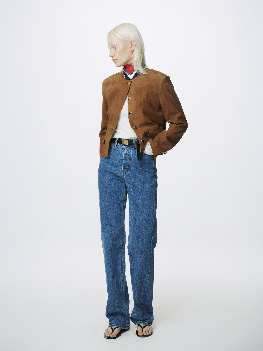 (W) TWISTED SEAM STRAIGHT-LEG DENIM JEANS_ WASHED BLUE