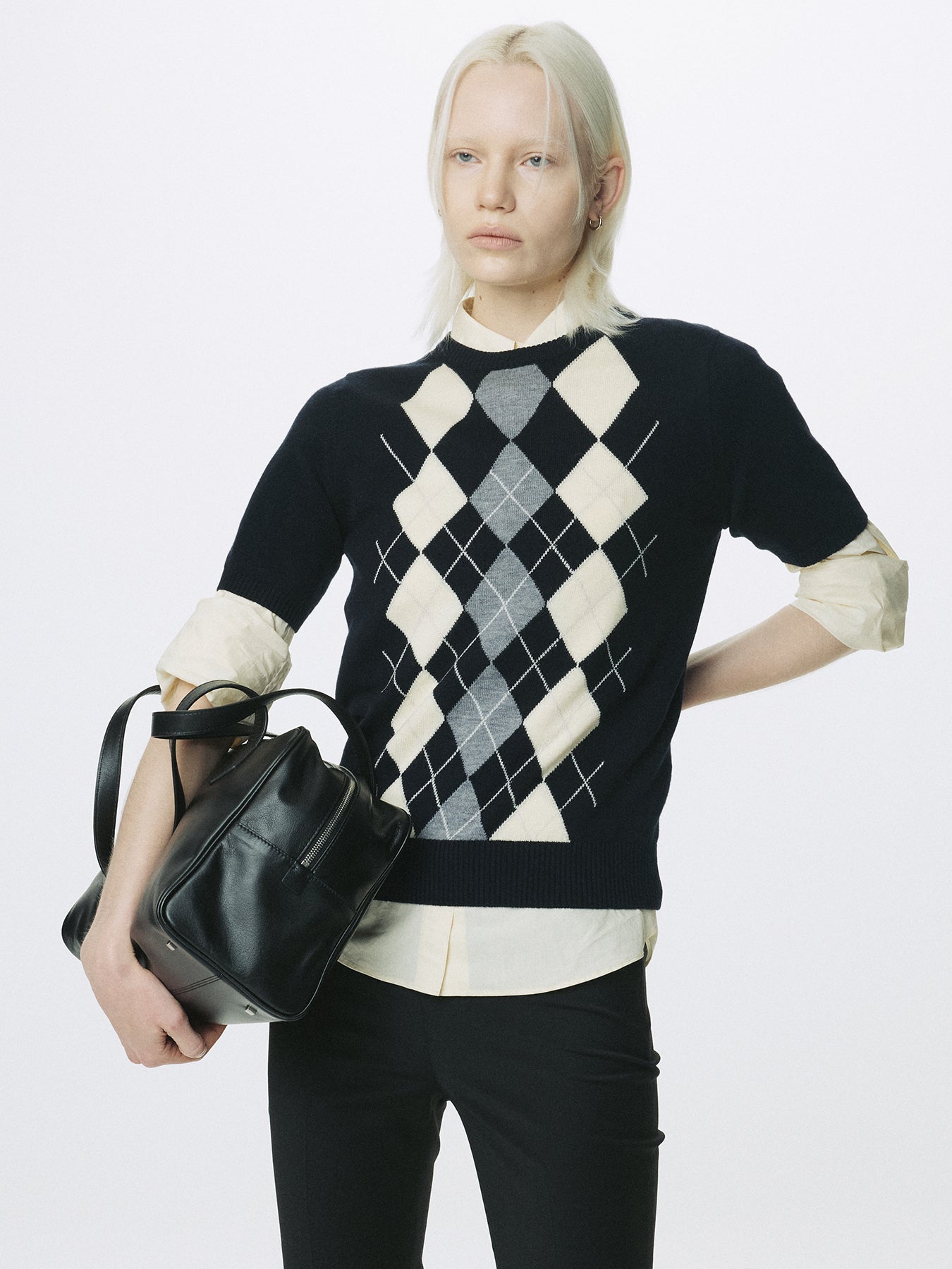 (W) SUPERFINE WOOL ARGYLE CREW NECK SWEATER_ NAVY WAX YELLOW