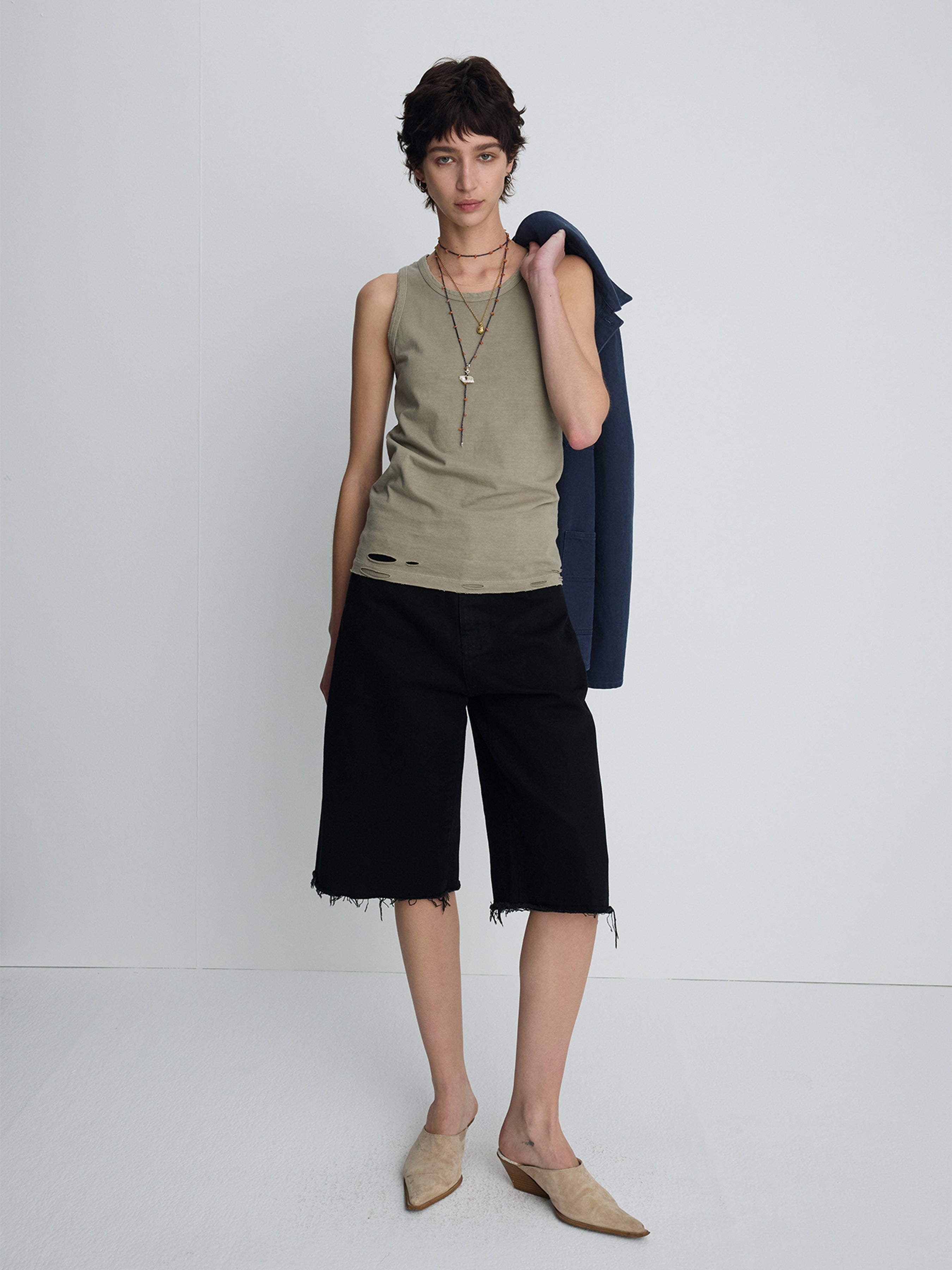 (W) HAND-DISTRESSED REGURAL TANK TOP_ PALE OLIVE