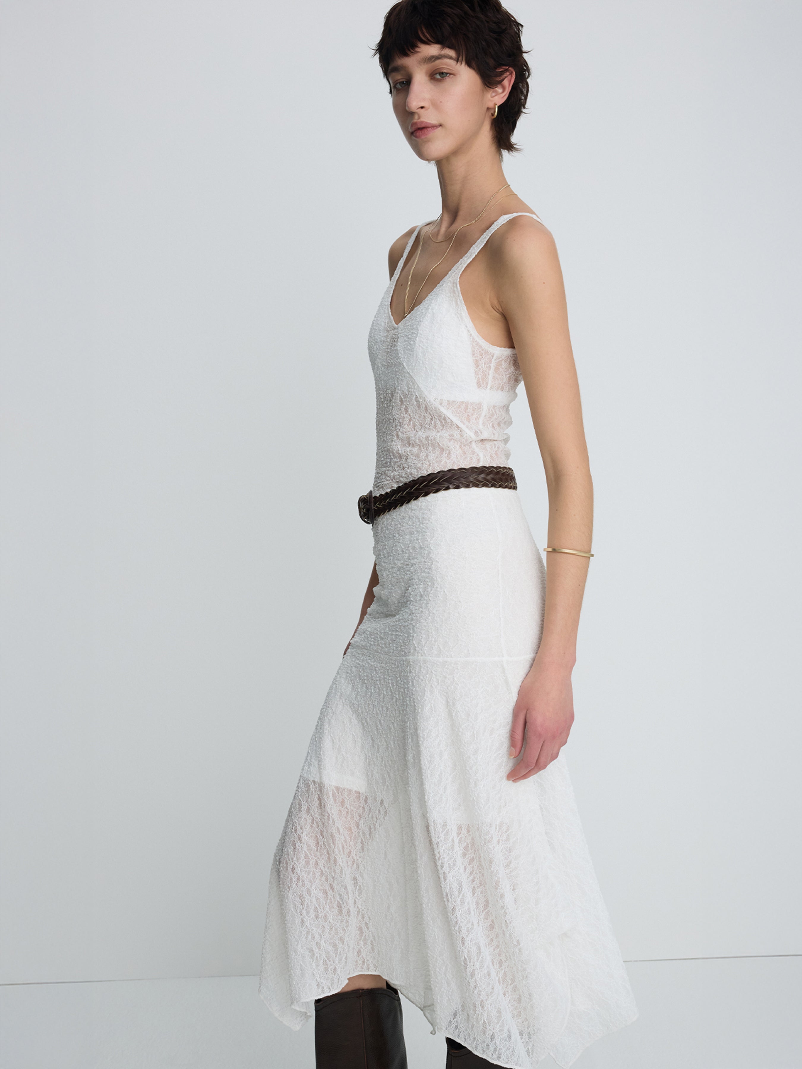 (W) LACE SLEEVELESS MAXI DRESS_ OFF WHITE