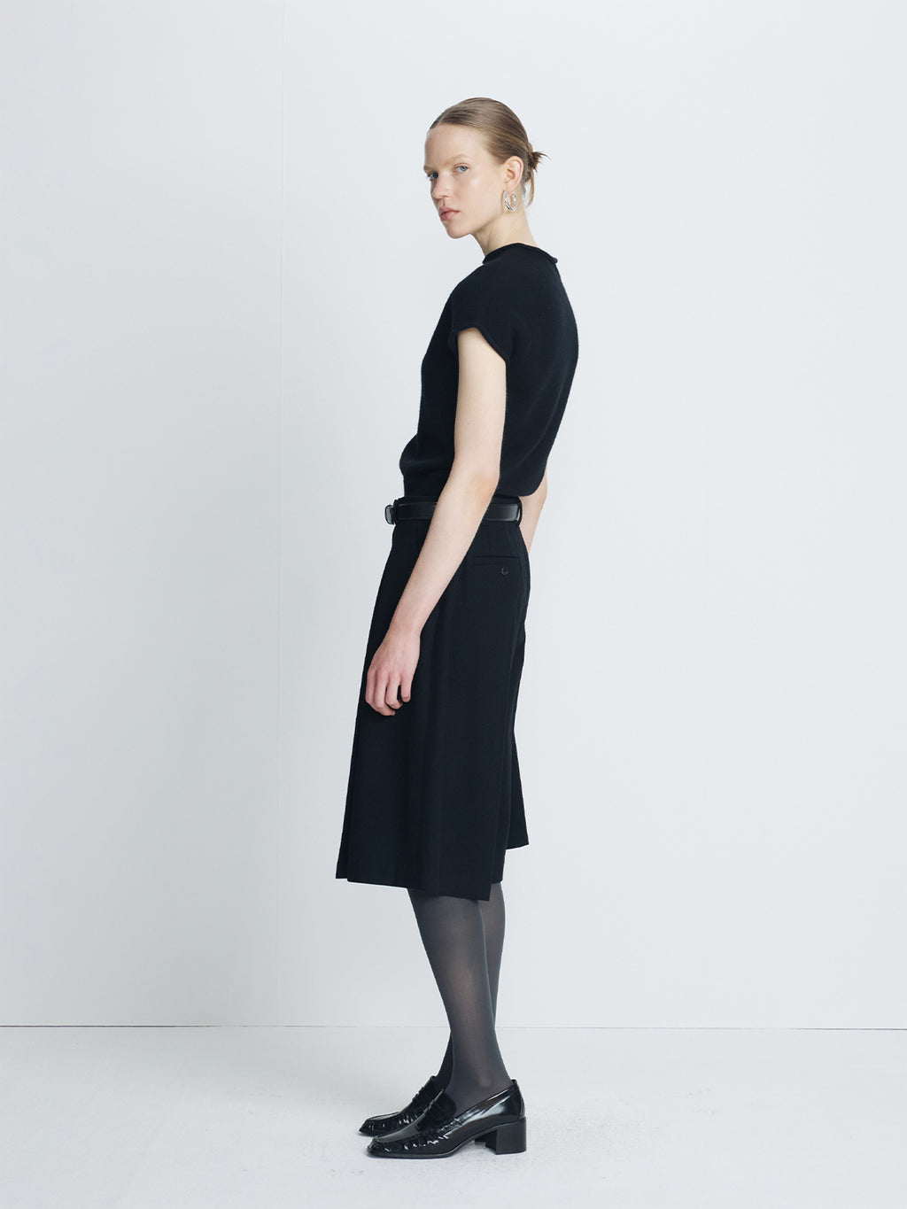 (W) SUPERFINE WOOL CROPPED SWEATER_ BLACK