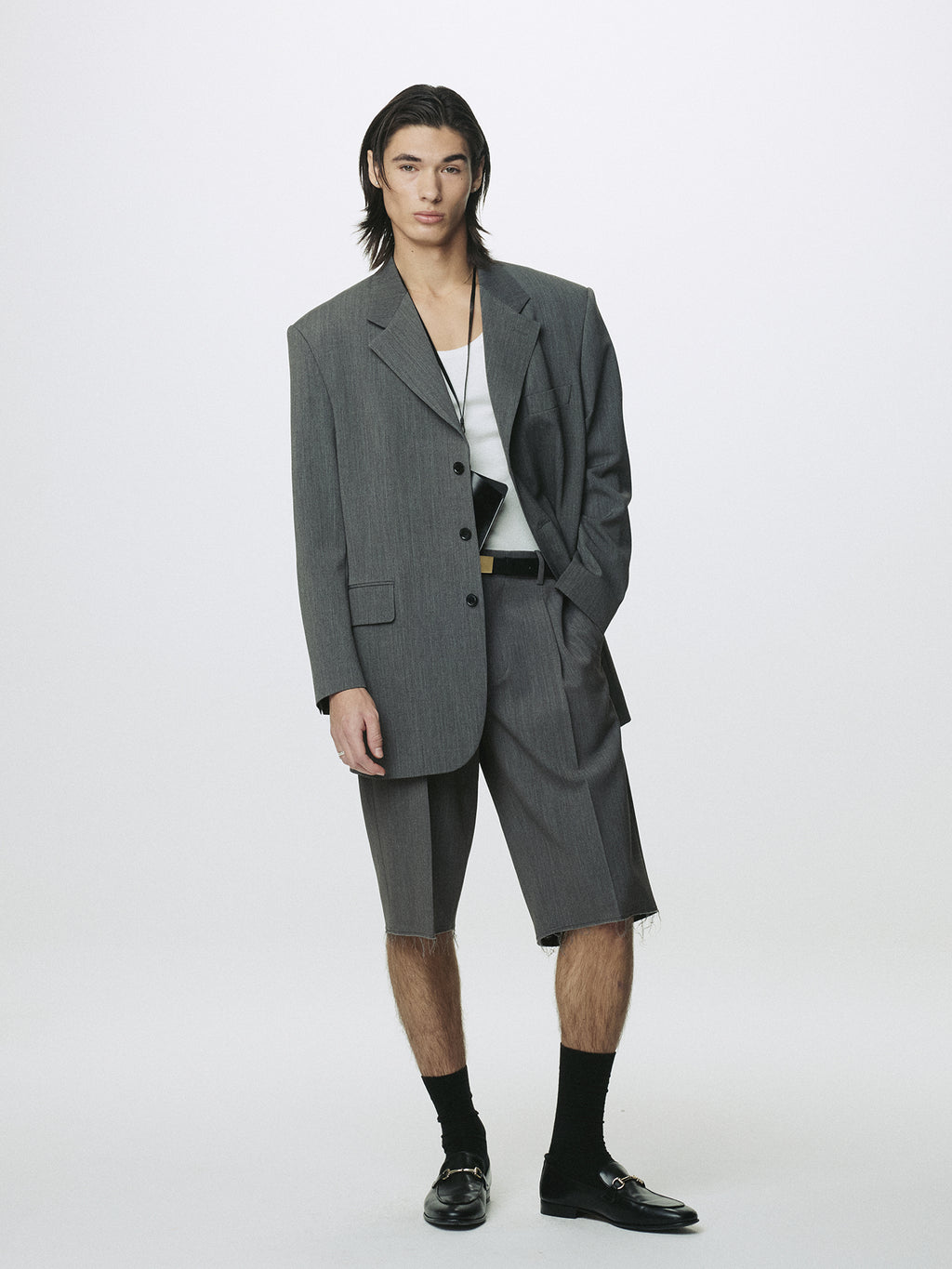 RAW-CUT WOOL PLEATED TAILORED SHORTS_ MELANGE GREY