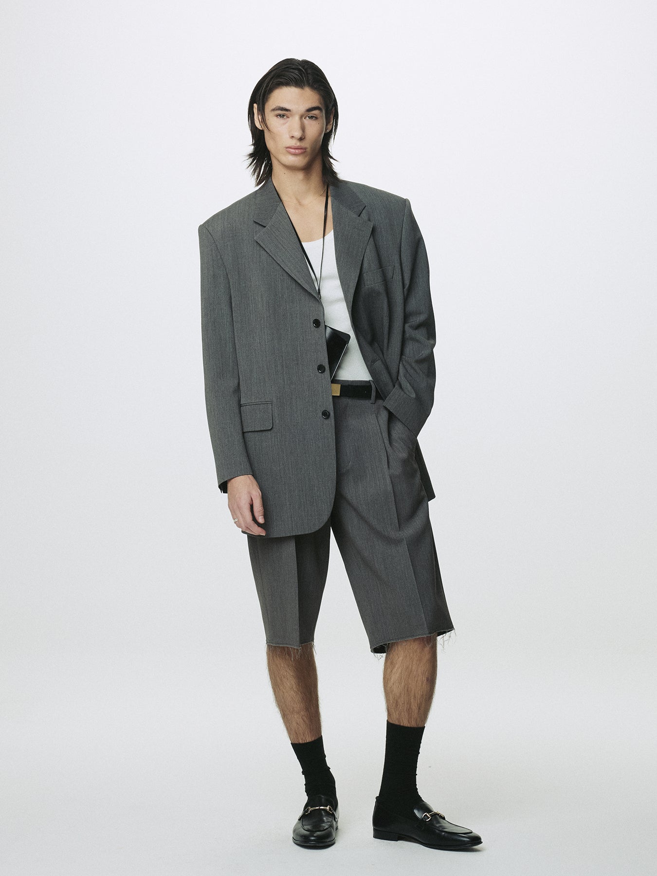 RAW-CUT WOOL PLEATED TAILORED SHORTS_ MELANGE GREY