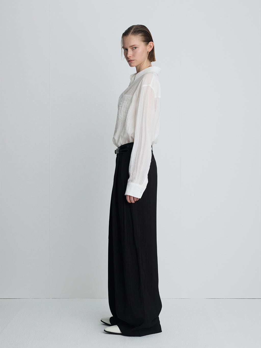 (W) LINEN RELAXED FIT SHIRT_ OFF WHITE
