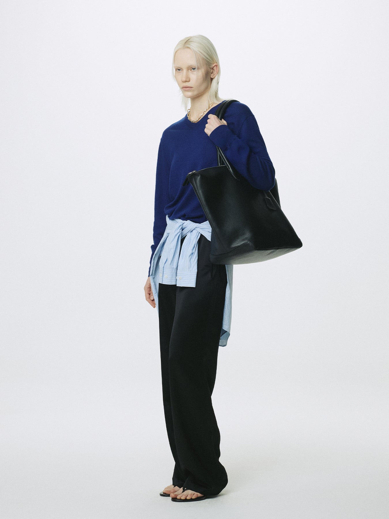 (W) AIRY CASHMERE V-NECK_ BLUE