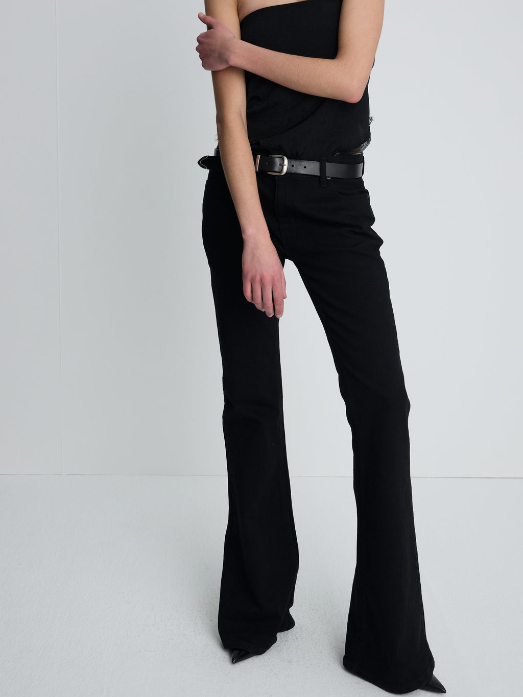 (W) LOW-RISE DENIM BOOTCUT TROUSERS_ WASHED BLACK
