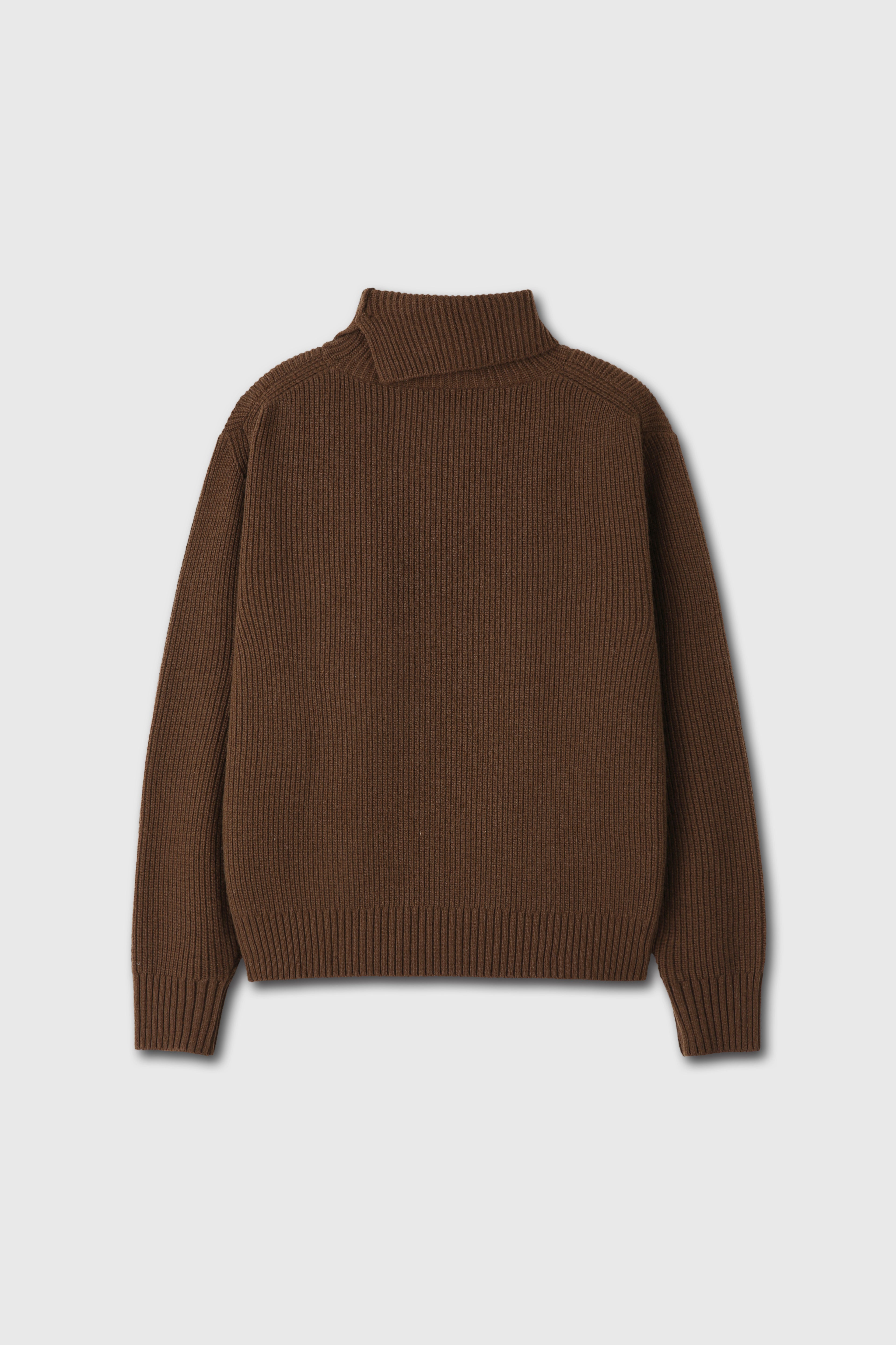Hard Twist Wool Slit Turtleneck Knit_ Brown