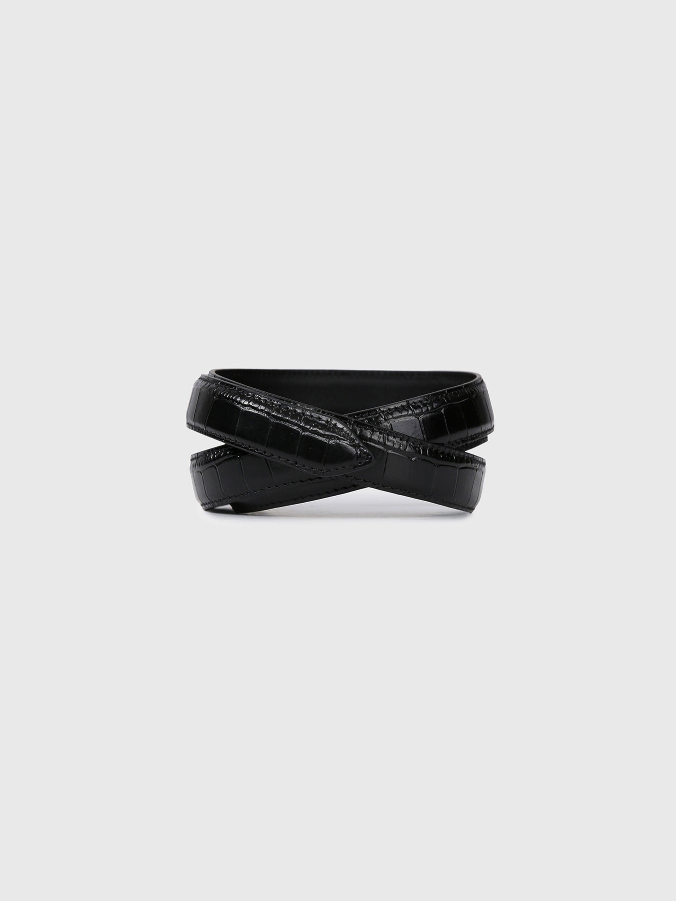 (W) CROCODILE-EMBOSSED LEATHER BRASS BUCKLE BELT_ BLACK