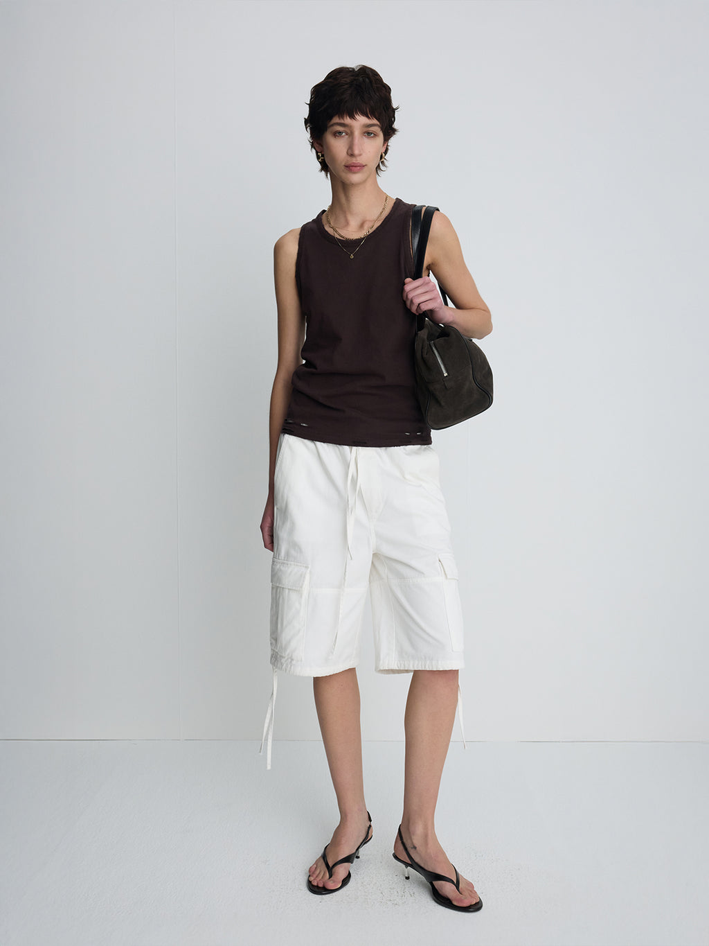 (W) GARMENT-WASHED CARGO SHORTS_ OFF WHITE