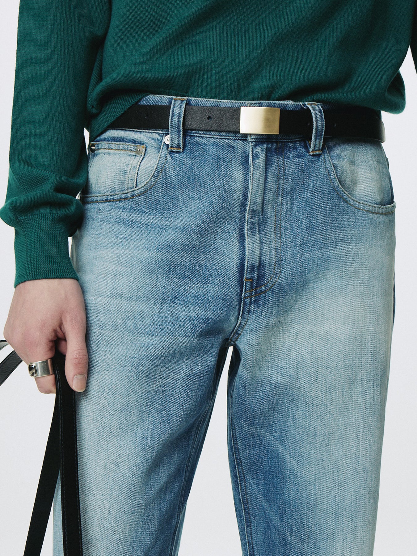 GOLD TONE PLATE BUCKLE SMOOTH LEAHTER BELT_ BLACK