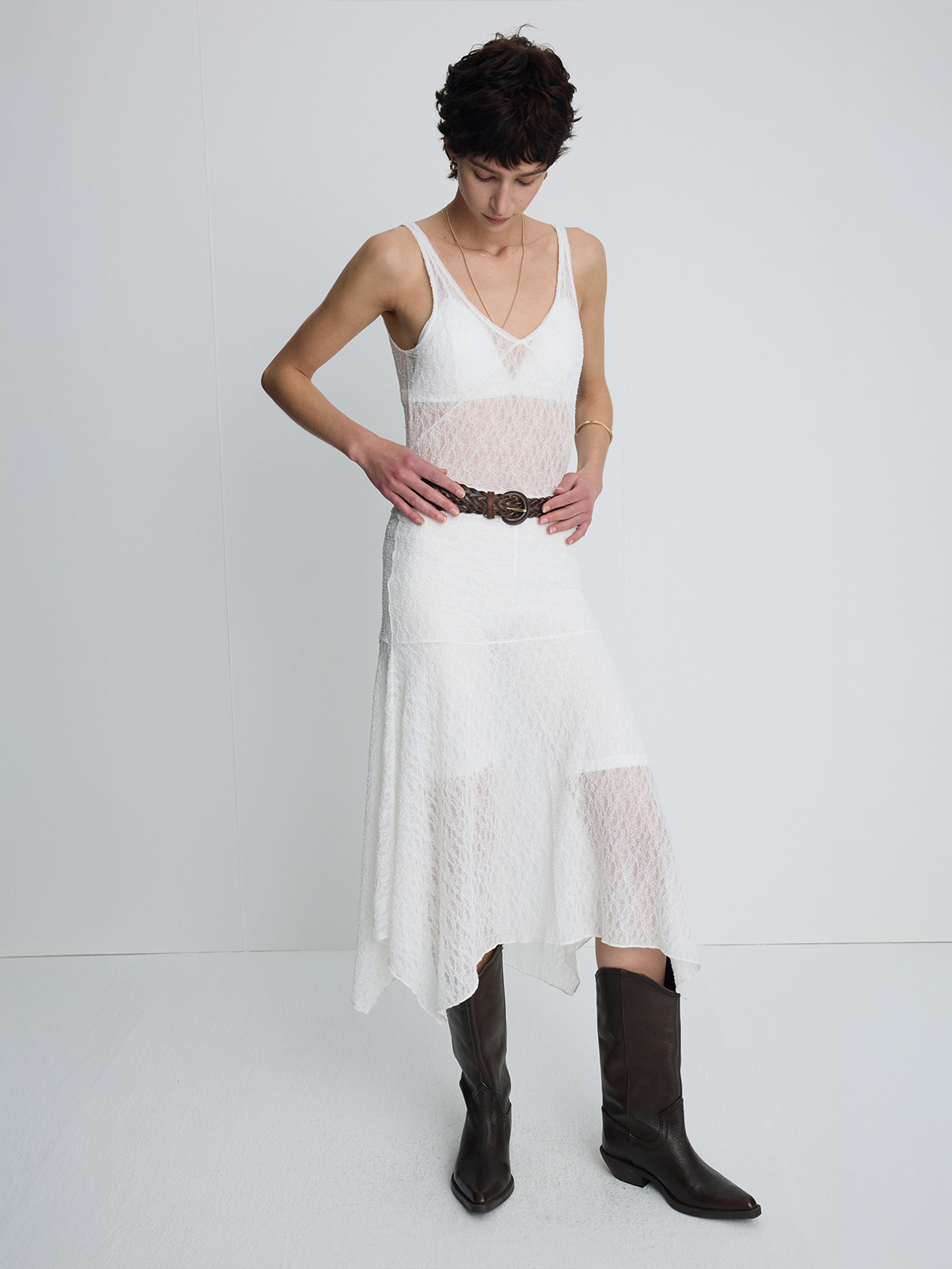 (W) LACE SLEEVELESS MAXI DRESS_ OFF WHITE