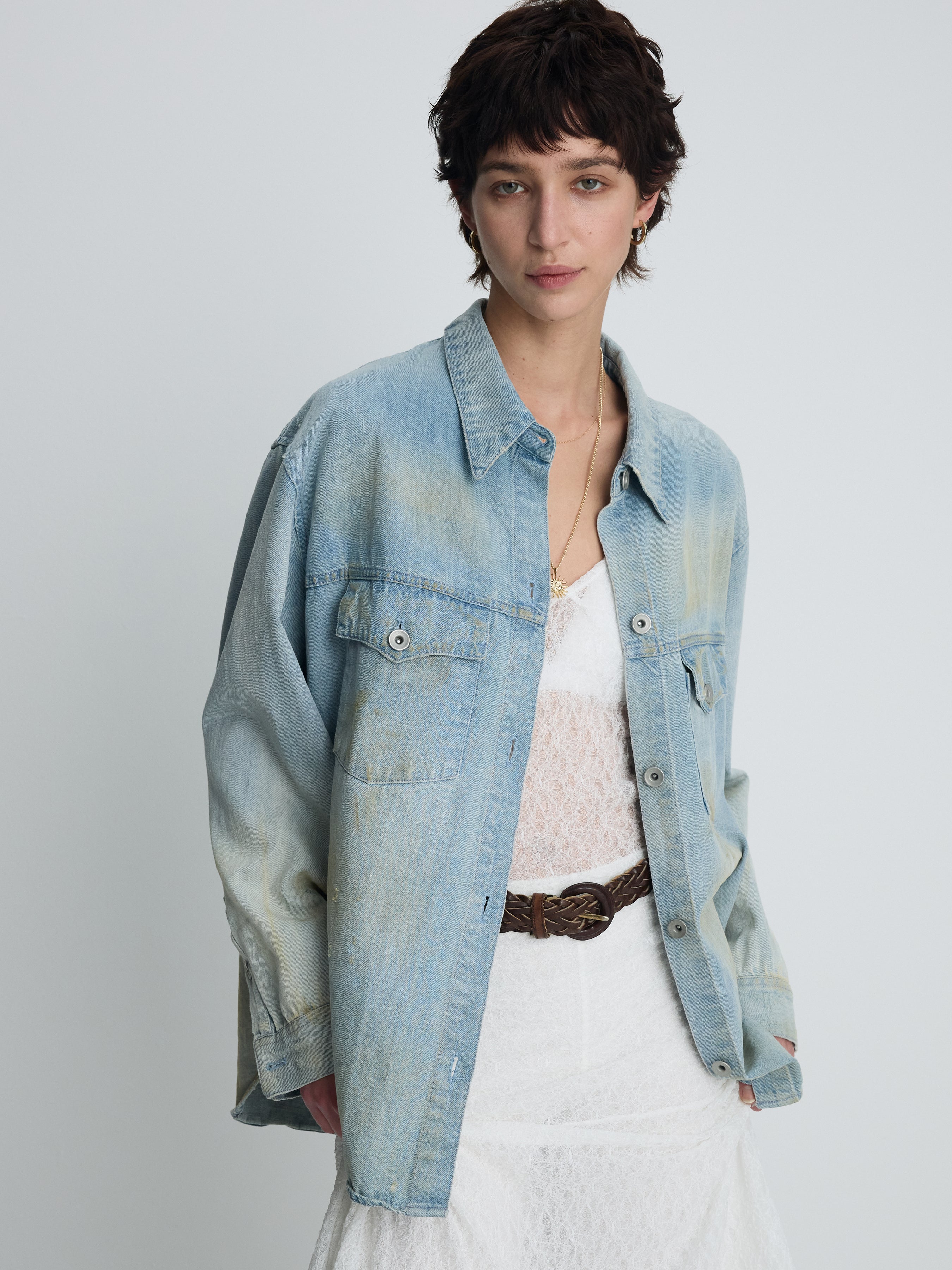 (W) HAND DISTRESSED VINTAGE RELAXED SHIRTS_ WASHED LIGHT BLUE