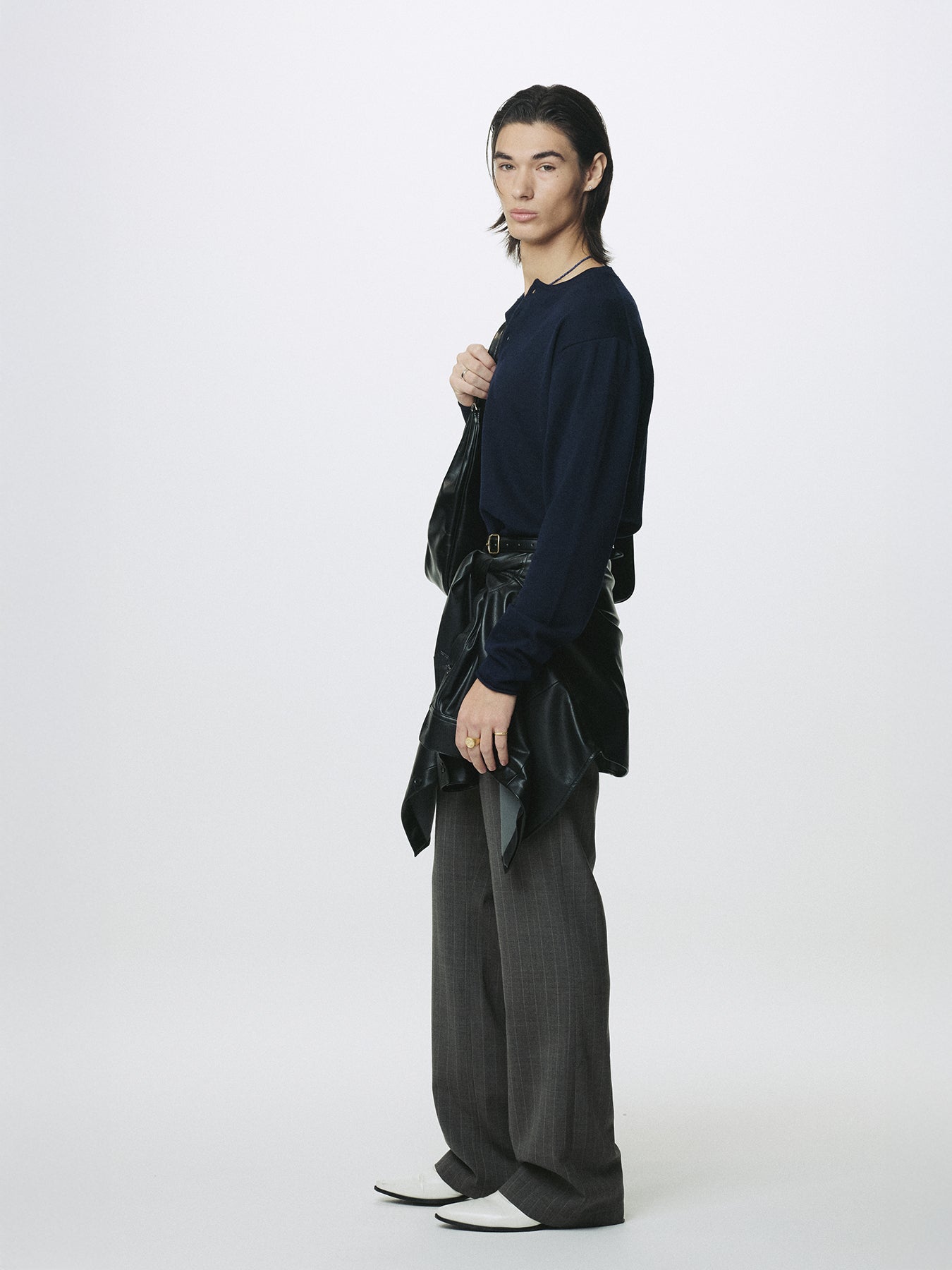 EXTRA FINE WOOL RAW HEM HENLEY NECK KNIT_ NAVY