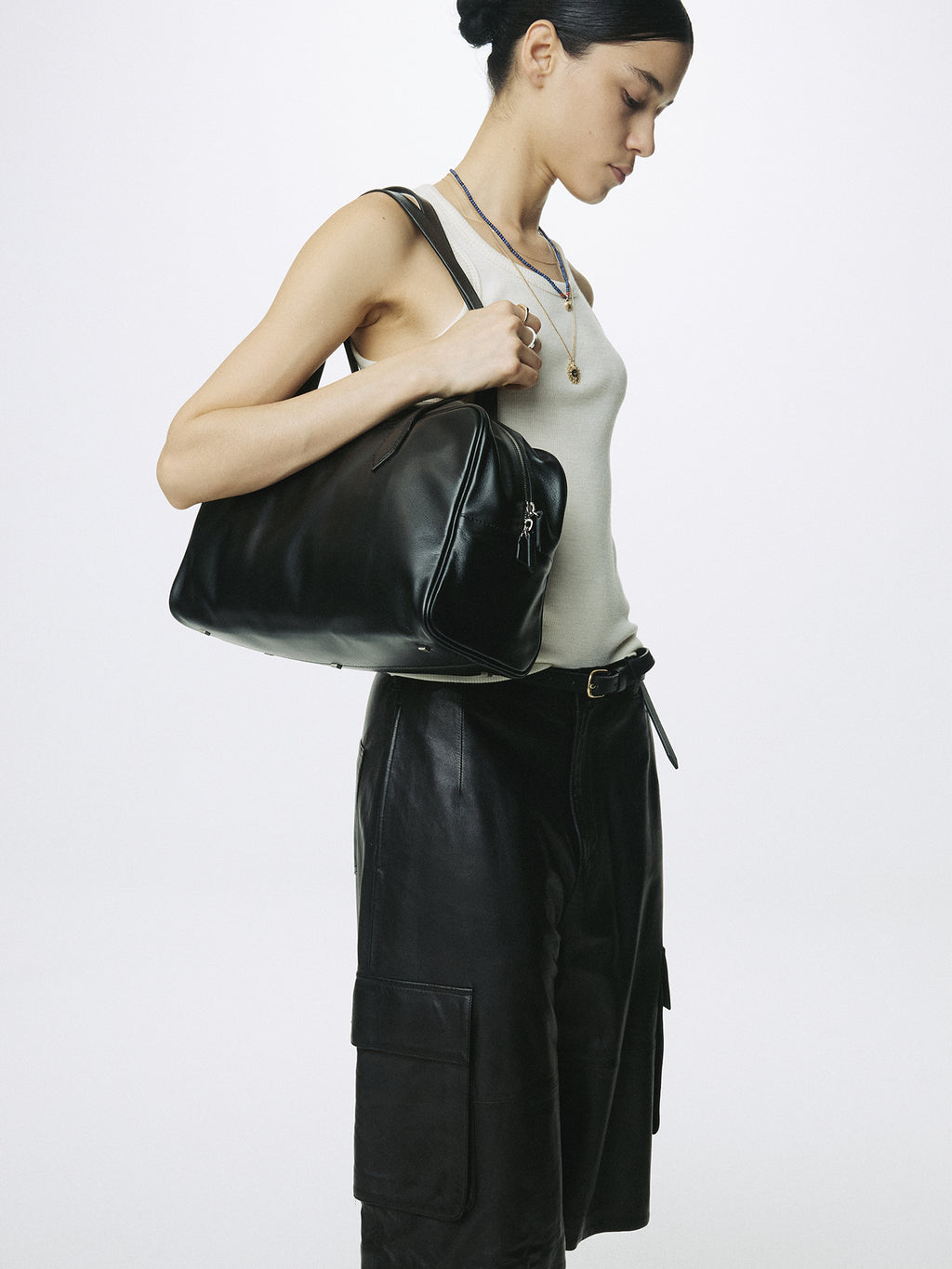 (W) LAMB LEATHER CARGO SHORTS_ BLACK