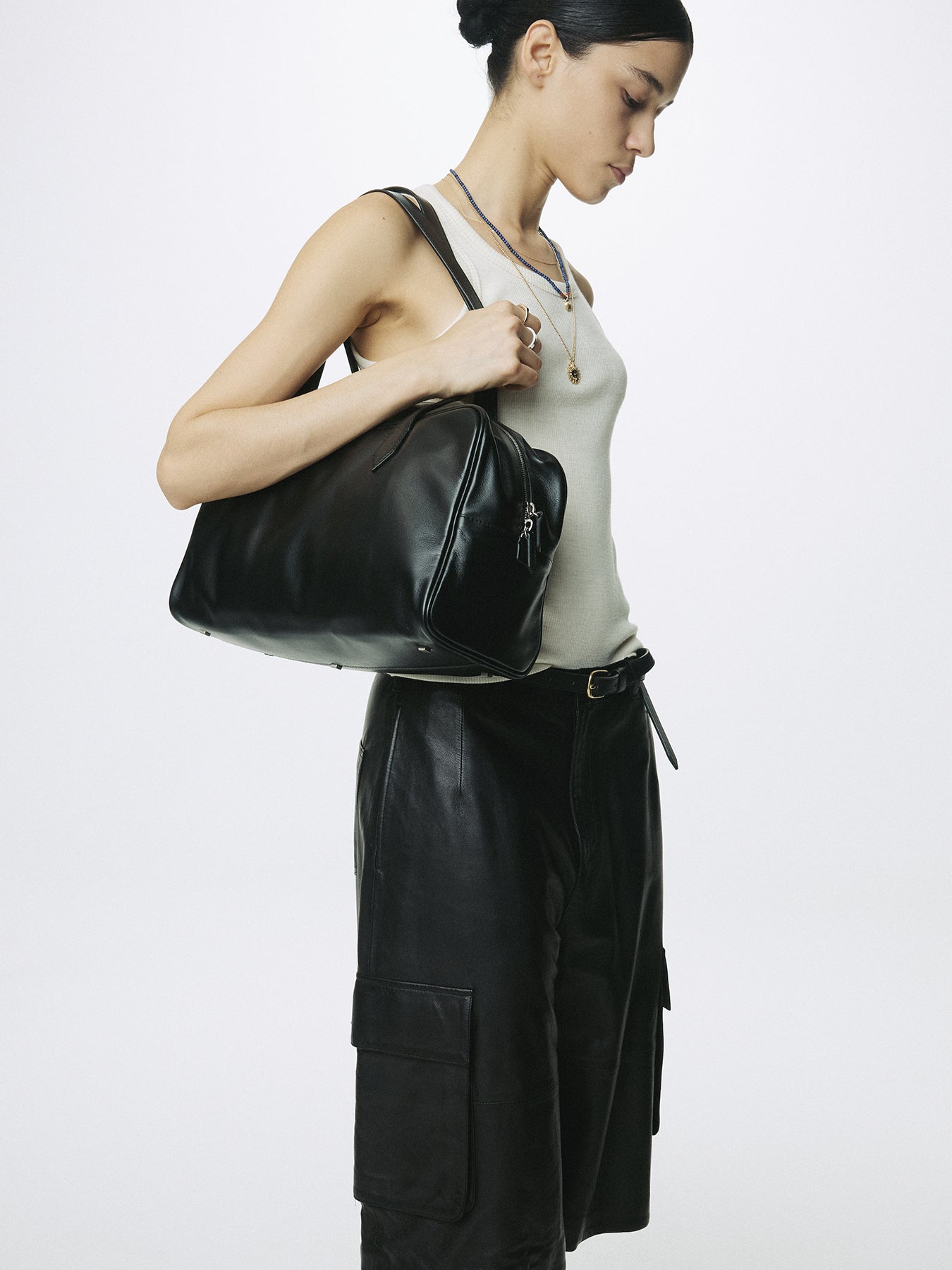 (W) LAMB LEATHER CARGO SHORTS_ BLACK