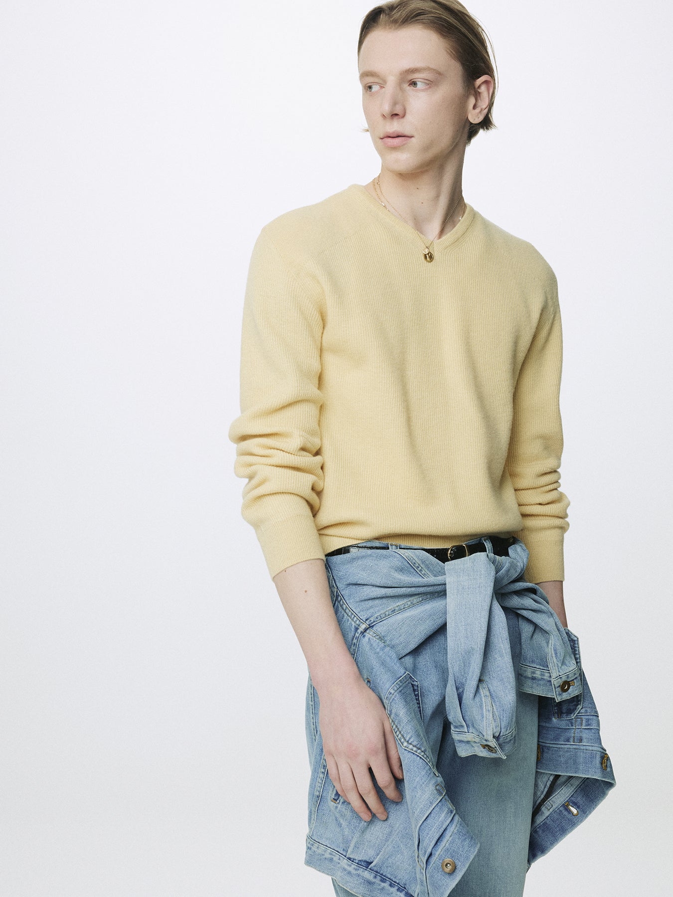 SUPER FINE WOOL COMMANDO V-NECK KNIT_ PALE YELLOW