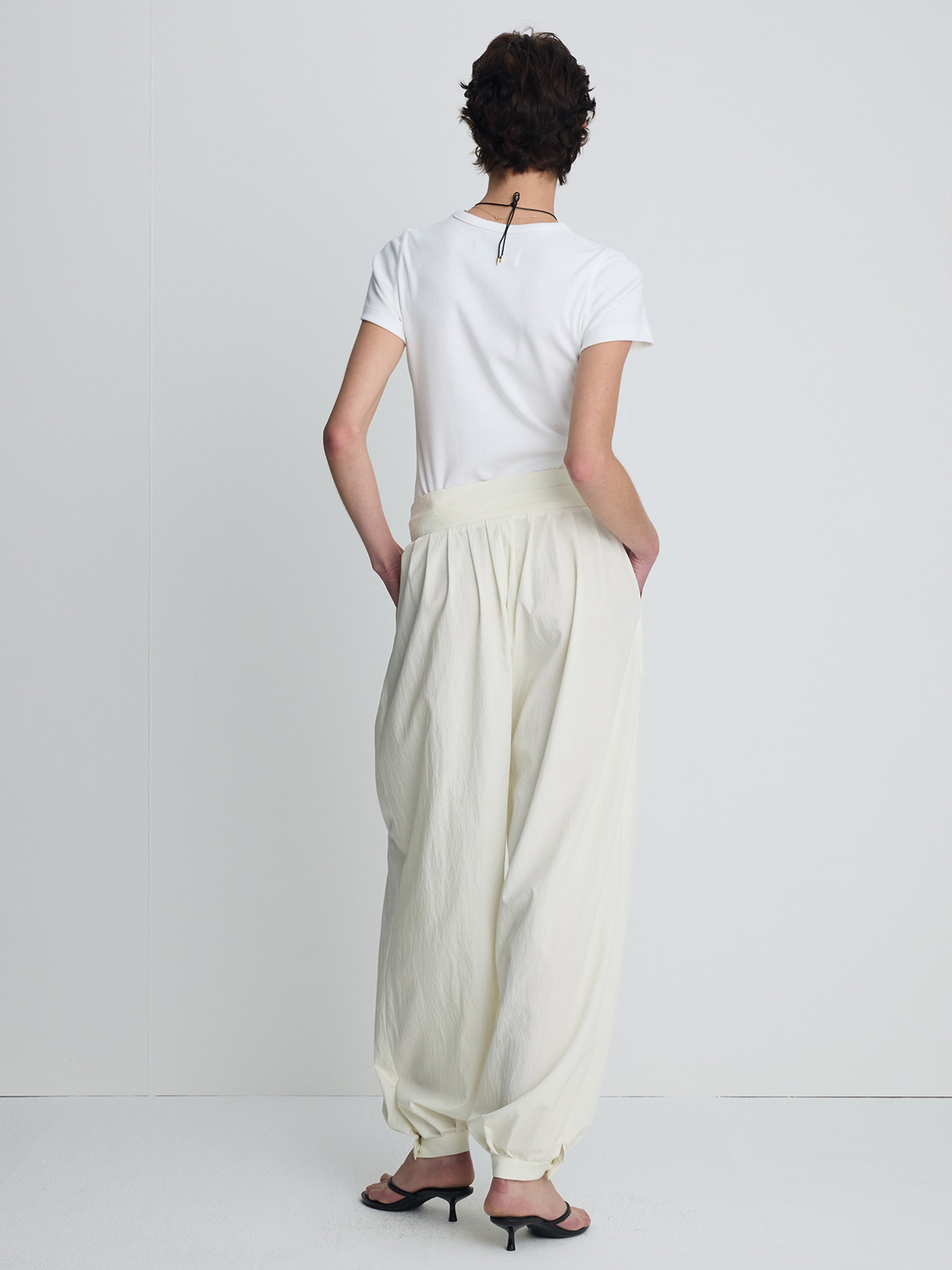 (W) PLEATED VOLUMINOUS PANTS_ OFF WHITE
