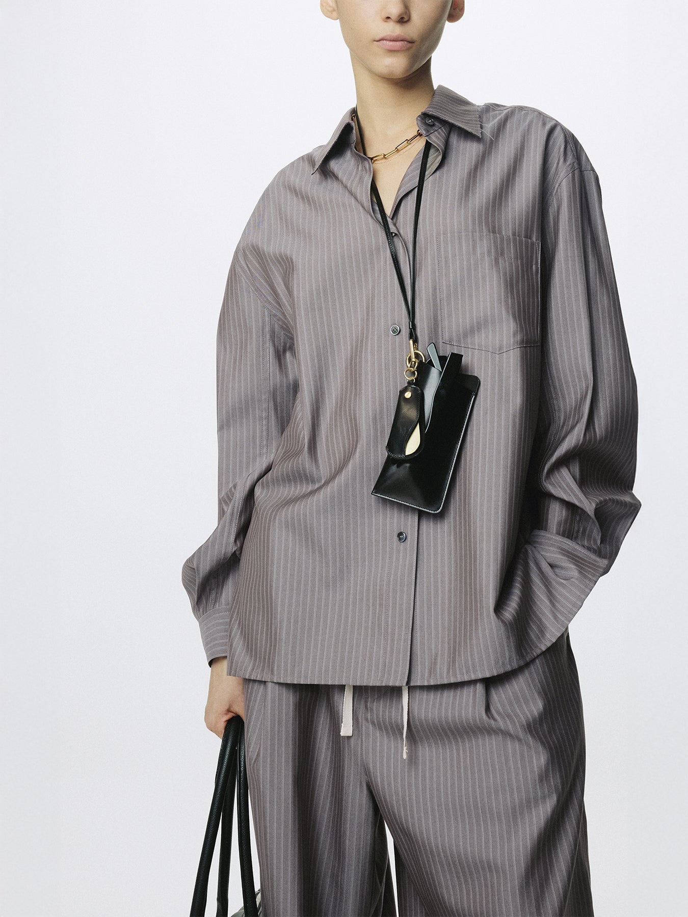 (W) SILK WOOL OVERSIZED RAW EDGE SHIRT_ DARK GREY STRIPE