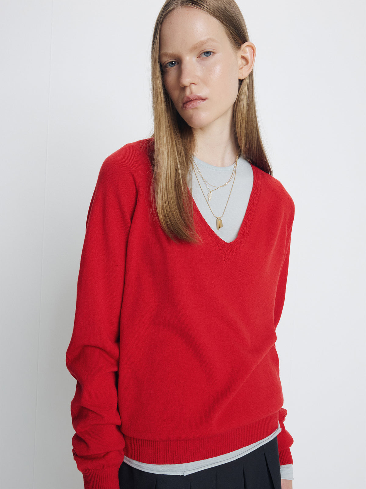 (W) SUPERFINE MERINO WOOL RAGLAN V-NECK SWEATER_ RED