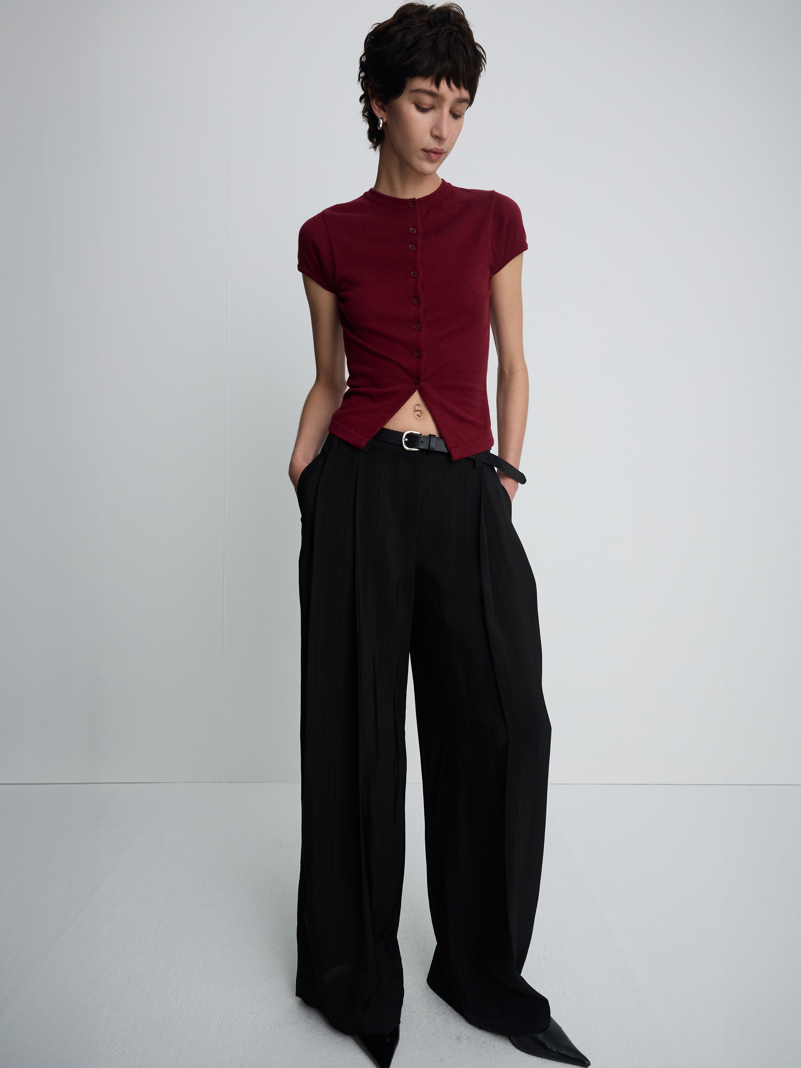 (W) AIRY WIDE LEG PLEATED TROUSERS_ BLACK