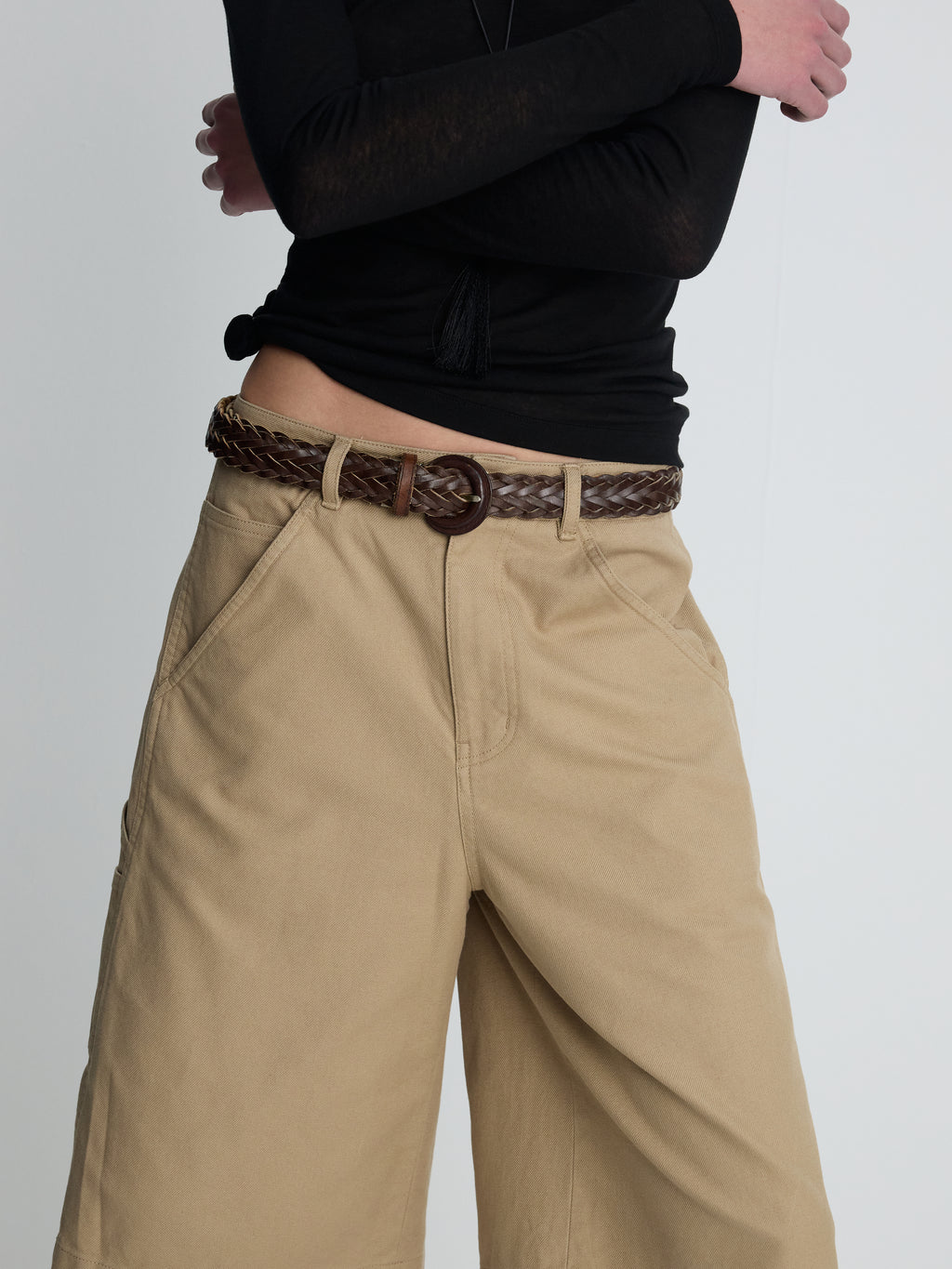 (W) COTTON RELAXED UTILITY SHORTS_ BEIGE