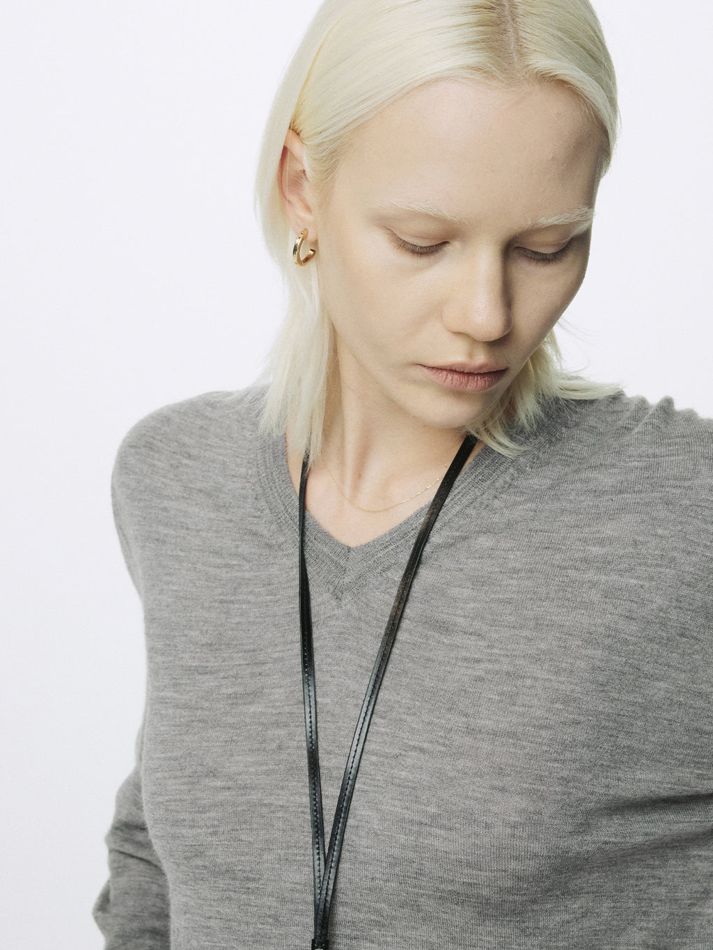 (W) AIRY CASHMERE V-NECK_ MELANGE GREY