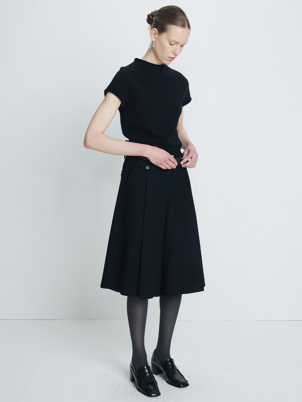 (W) SUPERFINE WOOL CROPPED SWEATER_ BLACK