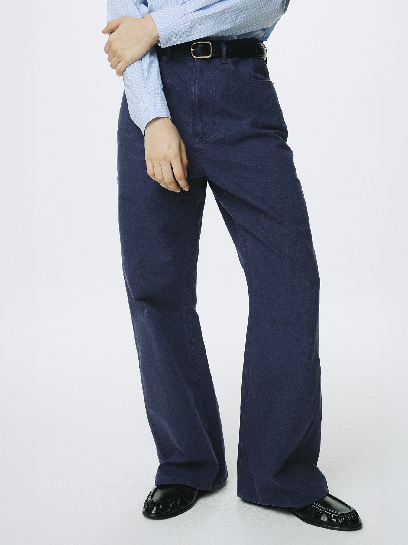 (W) WASHED COTTON TWILL LOOSE FLARED JEANS_ PURPLE BLUE