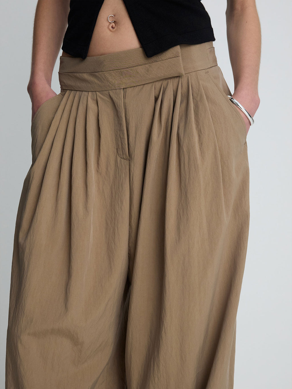 (W) PLEATED VOLUMINOUS PANTS_ BEIGE