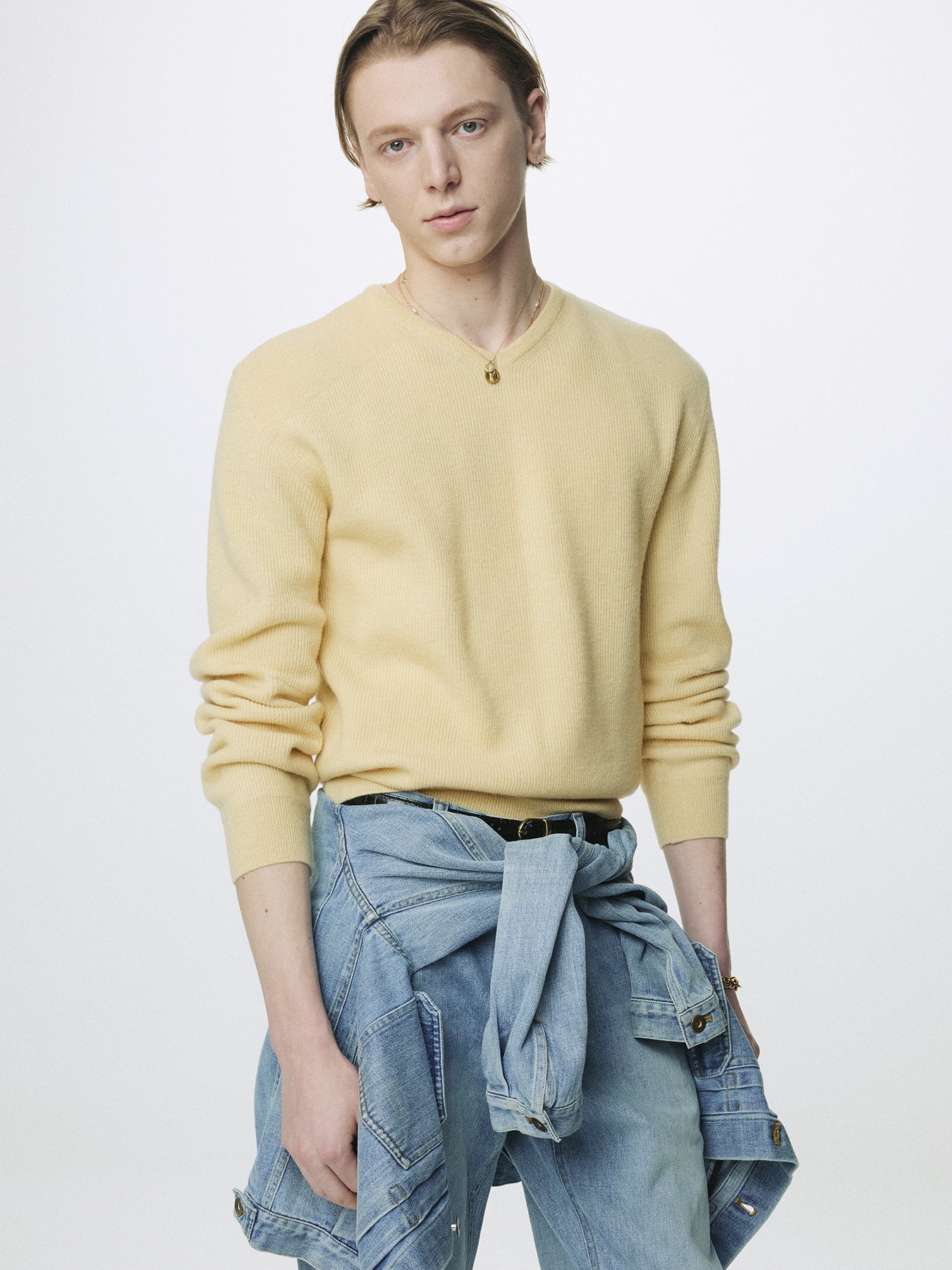 SUPER FINE WOOL COMMANDO V-NECK KNIT_ PALE YELLOW