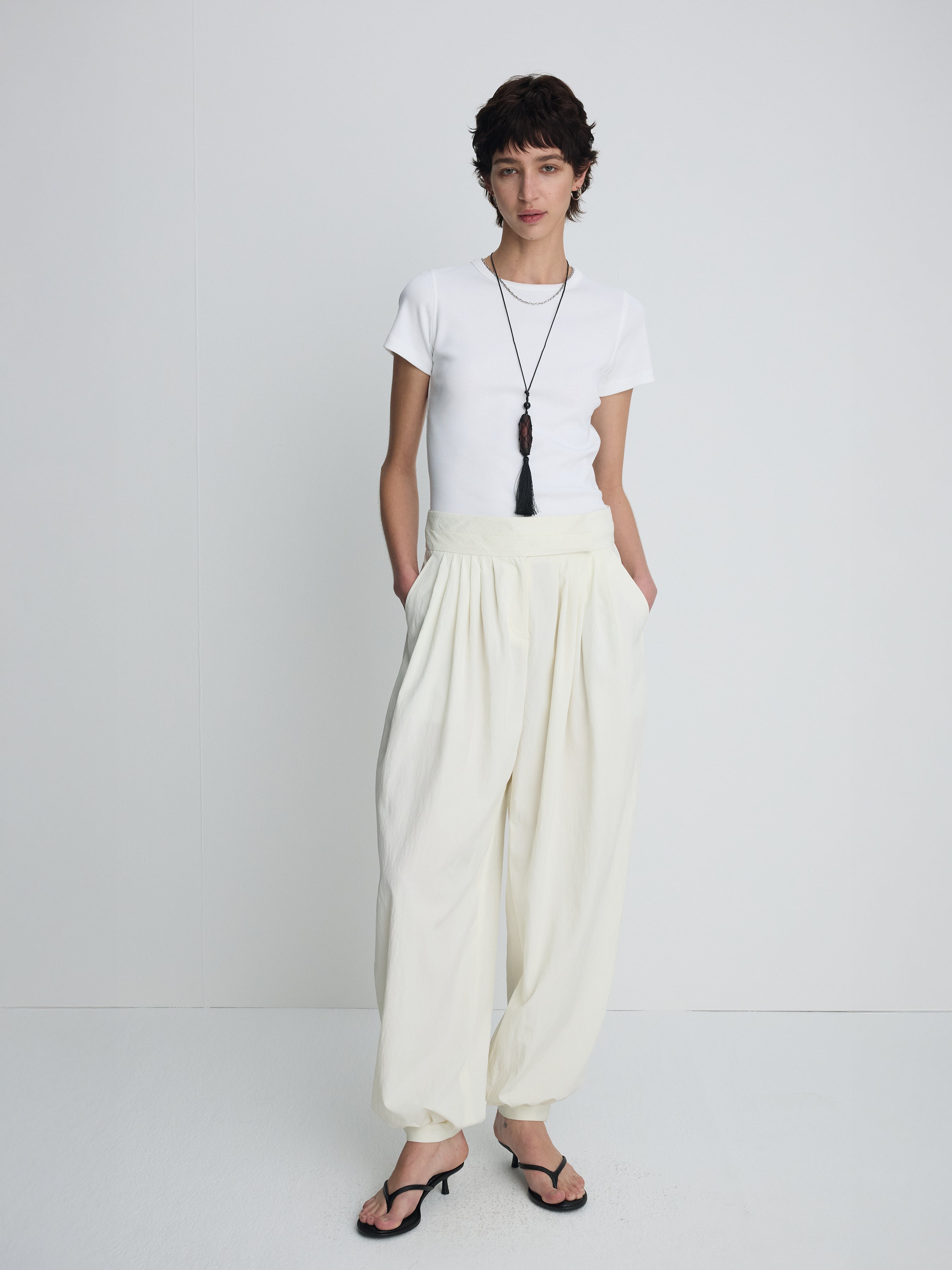 (W) RIBBED HALF SLEEVE T-SHIRTS_ WHITE