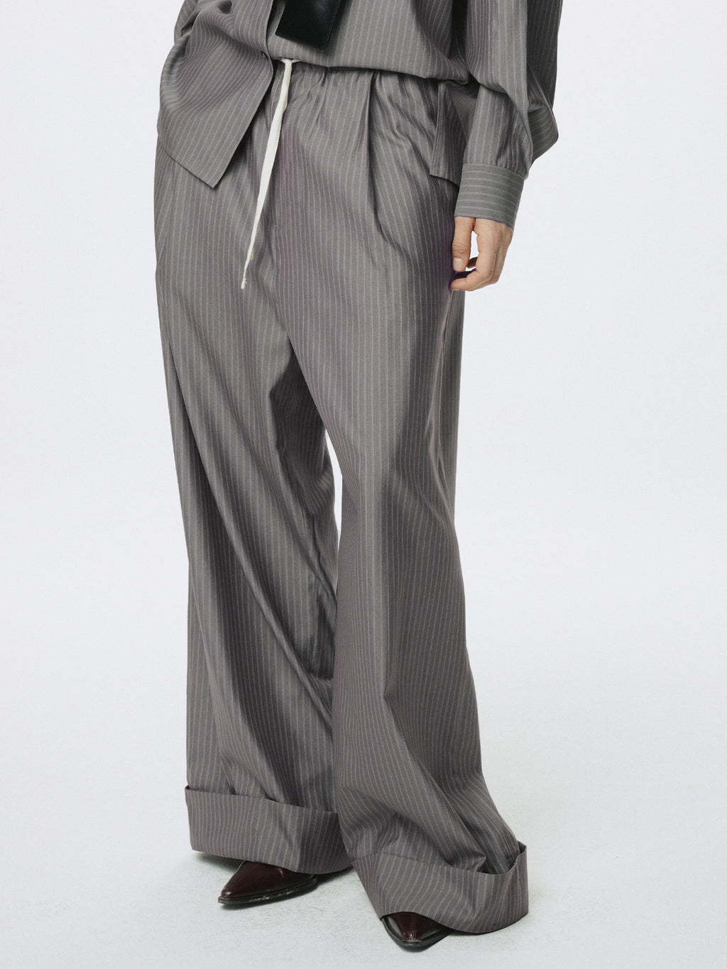 (W) SILK WOOL WIDE LEG PAJAMA TROUSERS_ DARK GREY STRIPE