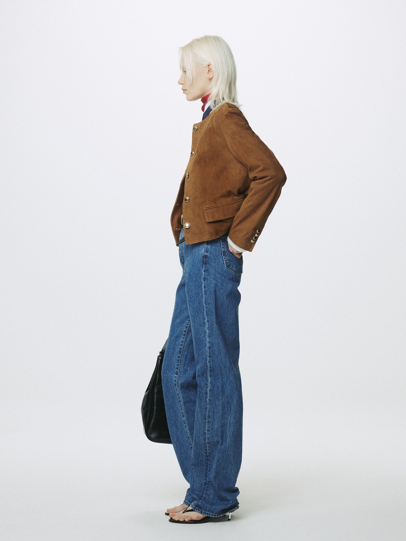 (W) TWISTED SEAM STRAIGHT-LEG DENIM JEANS_ WASHED BLUE