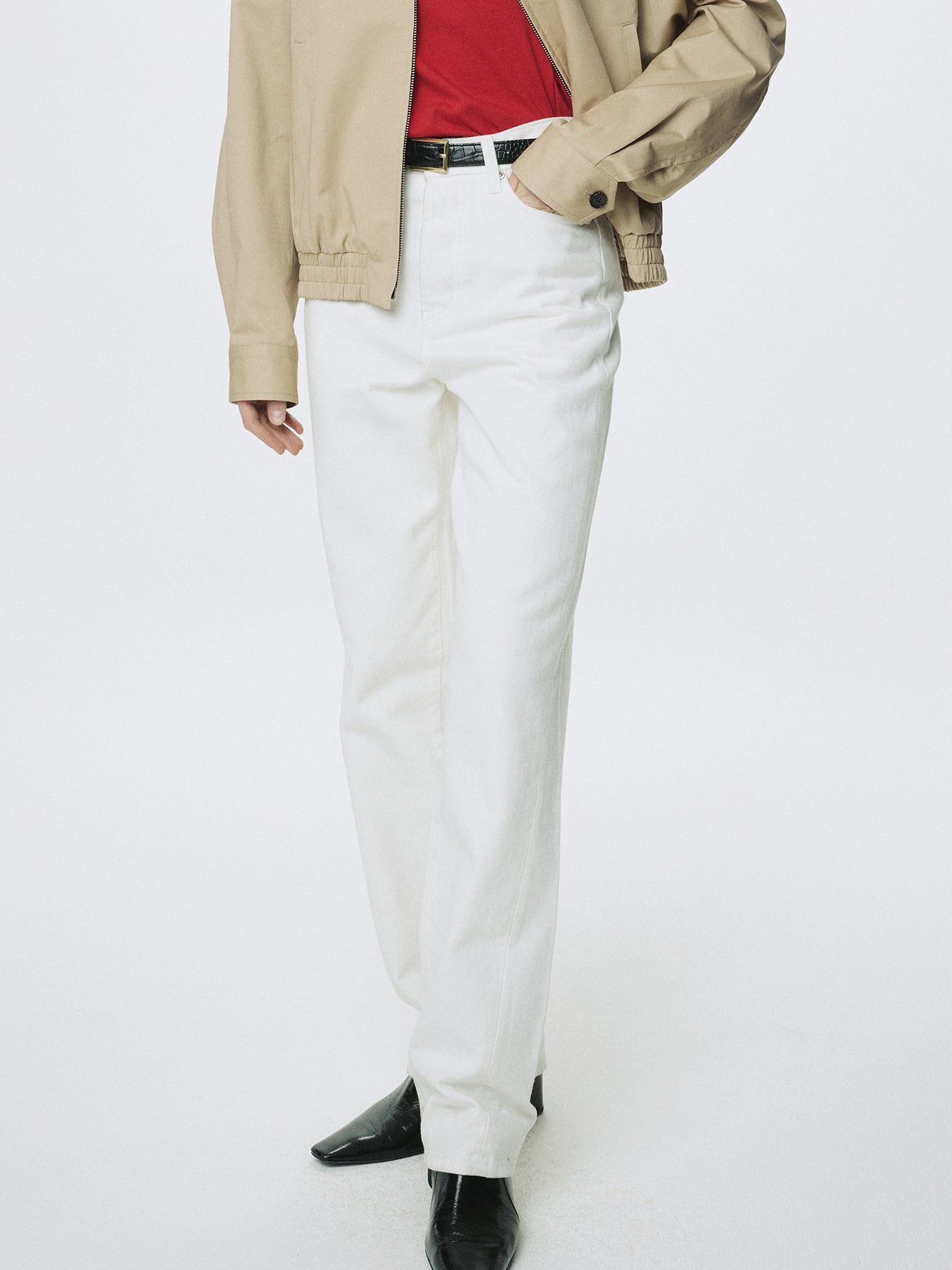 (W) TWISTED SEAM STRAIGHT-LEG DENIM JEANS_ OFF WHITE