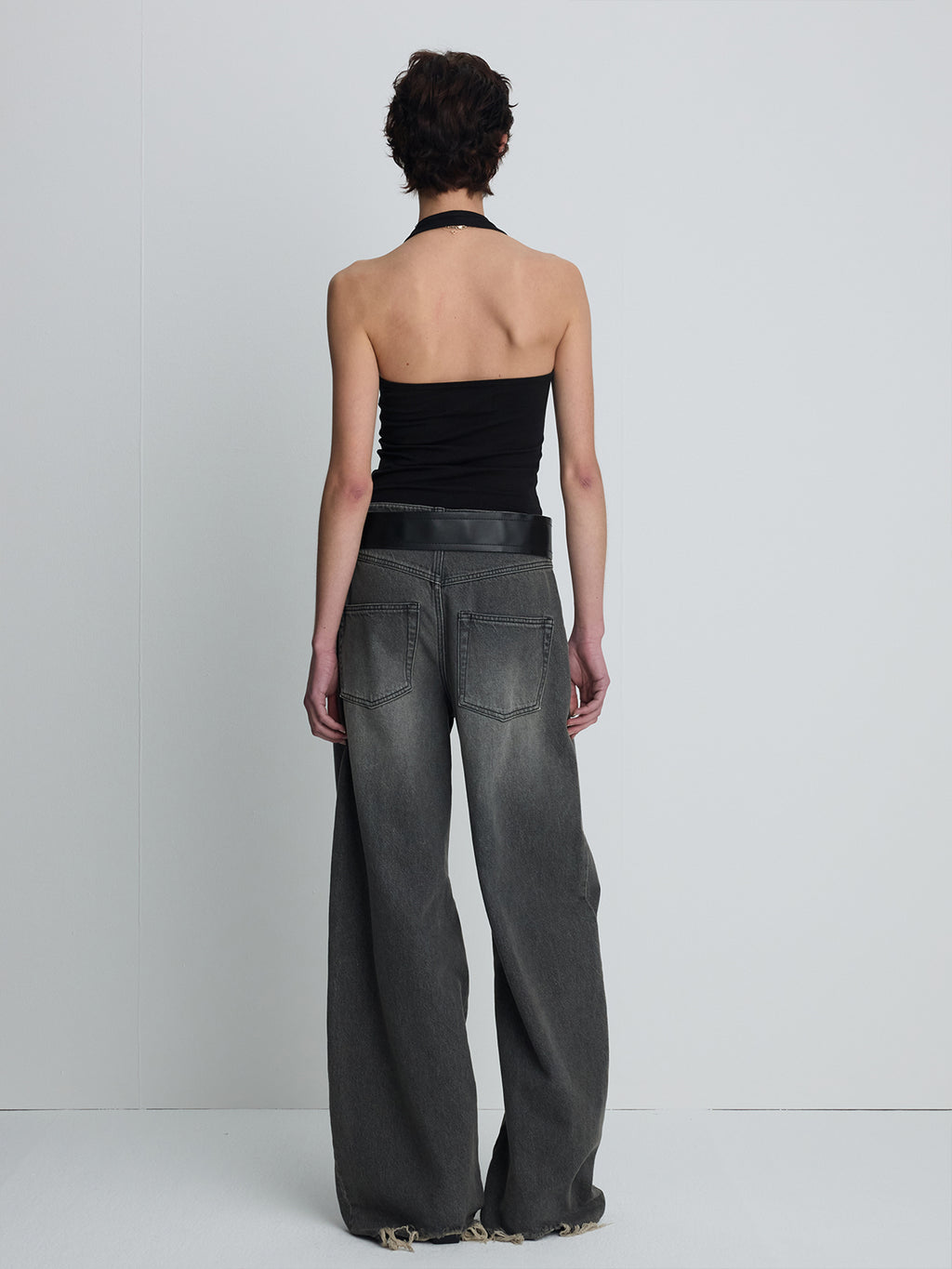 (W) HALTER-NECK SLEEVELESS TOP_ BLACK
